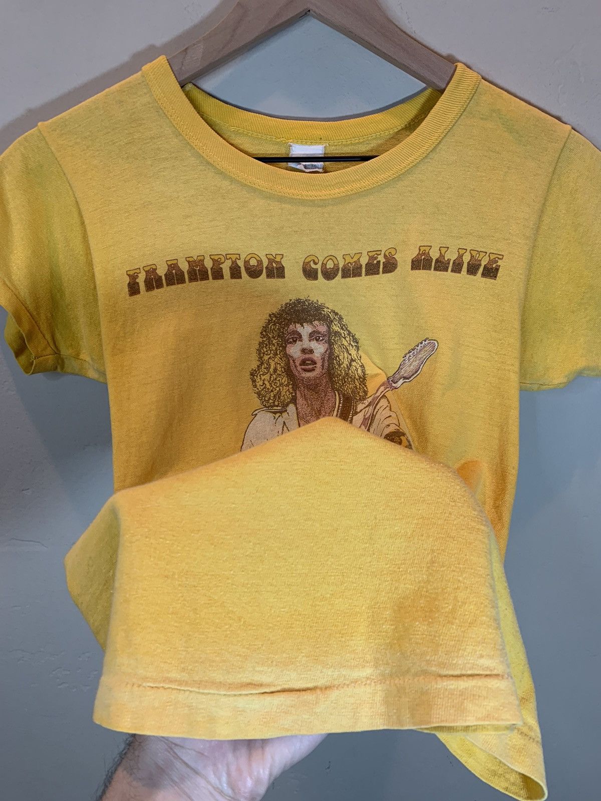 Band Tees × Vintage *RARE* Vintage 1976 Peter Frampton Comes Alive Band T-Shirt Size US S / EU 44-46 / 1 - 6 Thumbnail