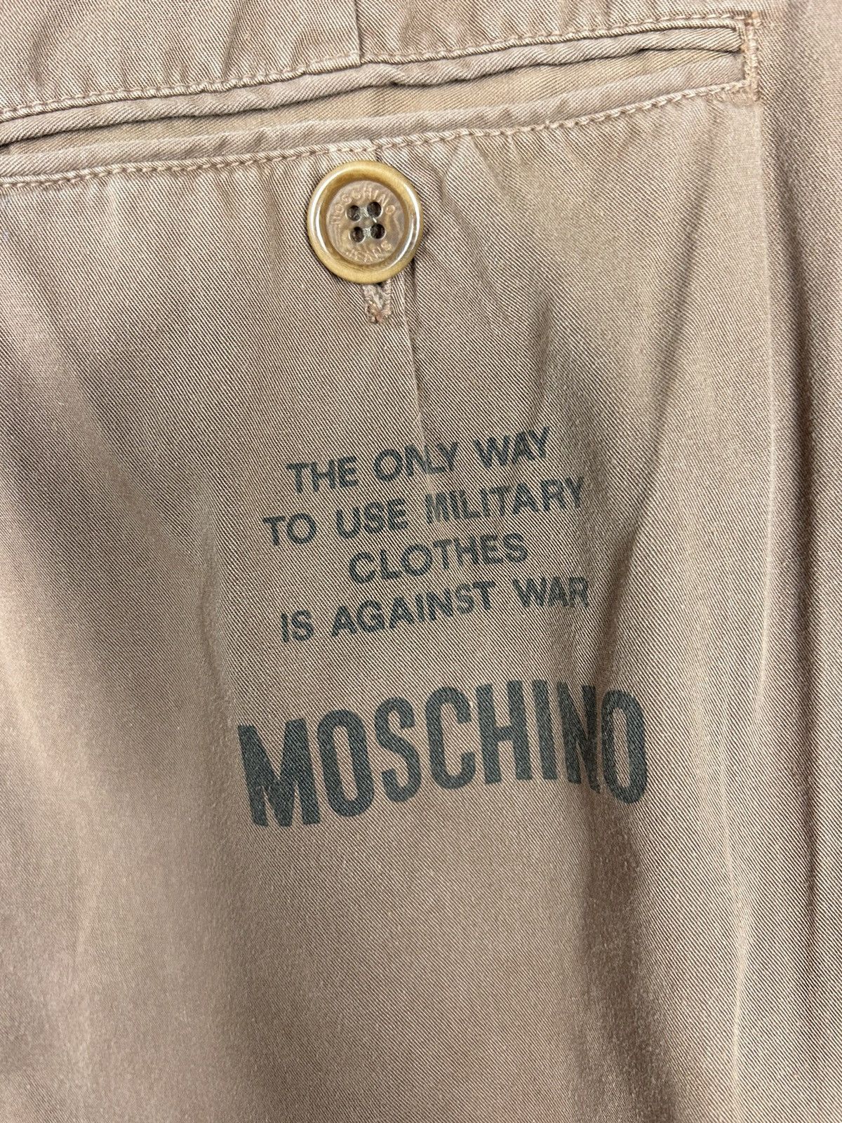 Moschino 90s Vintage Love Moschino Peace Against War Shorts Brown Size US 34 / EU 50 - 7 Thumbnail