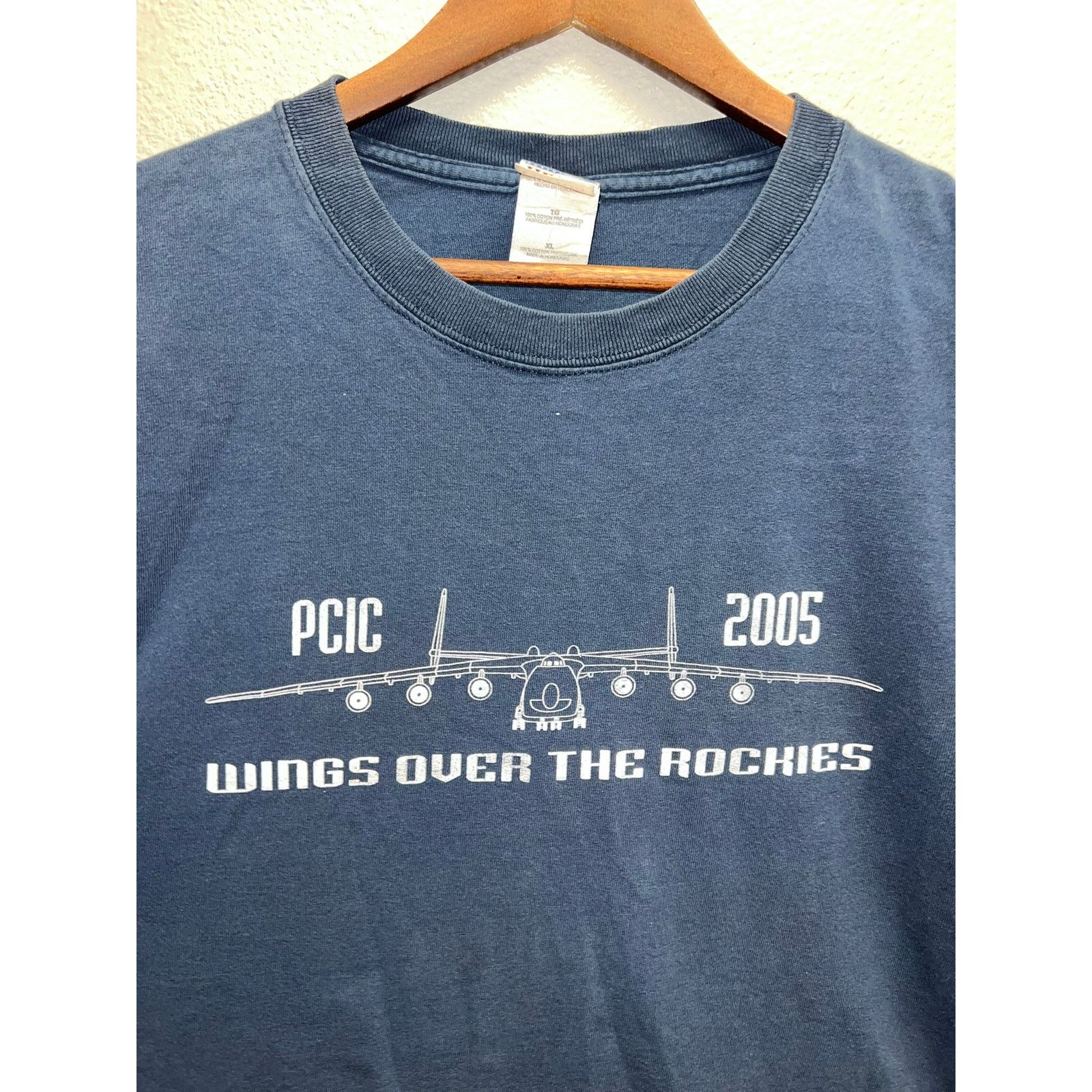 Gildan Vintage Wings Over The Rockies Shirt PCIC Pilot Jet tee XL Size US XL / EU 56 / 4 - 2 Thumbnail