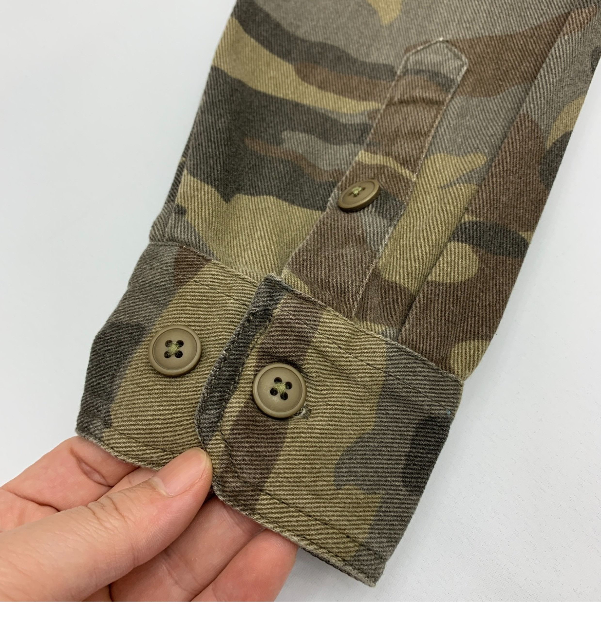 Japanese Brand Retro Heavyweight Camouflage Long Sleeved Size US XXL / EU 58 / 5 - 7 Thumbnail