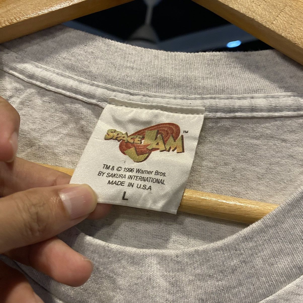 Vintage Vintage Space Jam Looney Tunes Squad 1996 Shirt Size US L / EU 52-54 / 3 - 9 Thumbnail