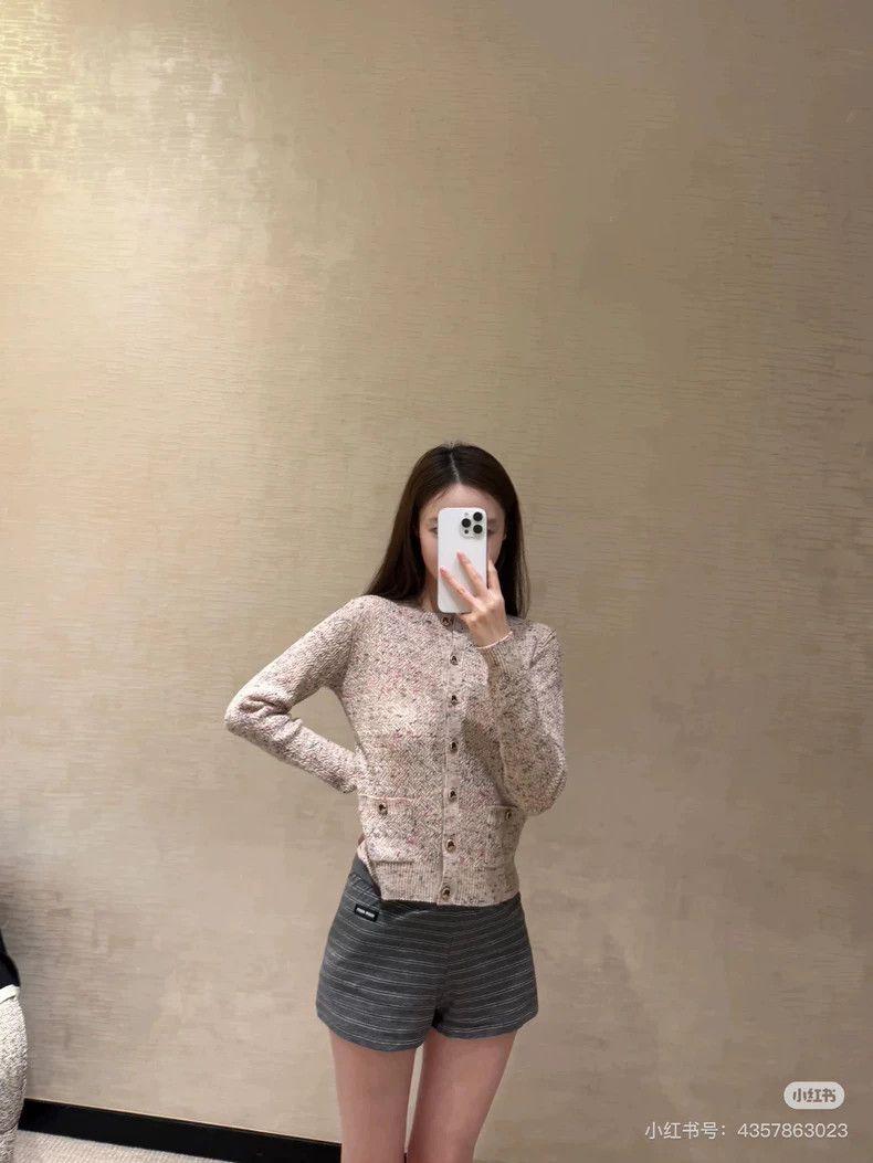 Chanel Chanel 25A mixed color lotus color hollow three-dimensiona Size XS / US 0-2 / IT 36-38 - 9 Thumbnail