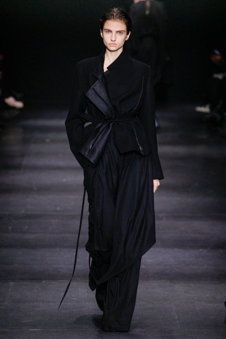 Ann Demeulemeester Ann Demeulemeester Beautiful Structured Coat Size S / US 4 / IT 40 - 1 Thumbnail