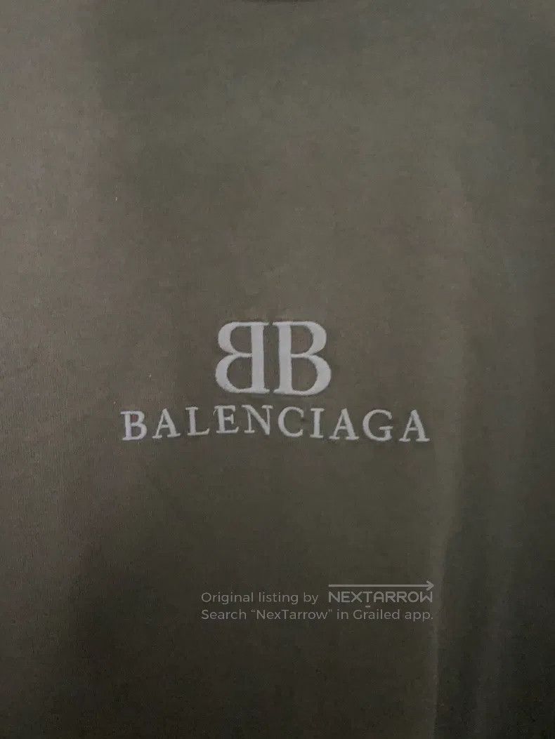 Balenciaga Balenciaga Solid Color Letter Logo Embroidered Crew Neck S Size US S / EU 44-46 / 1 - 6 Thumbnail