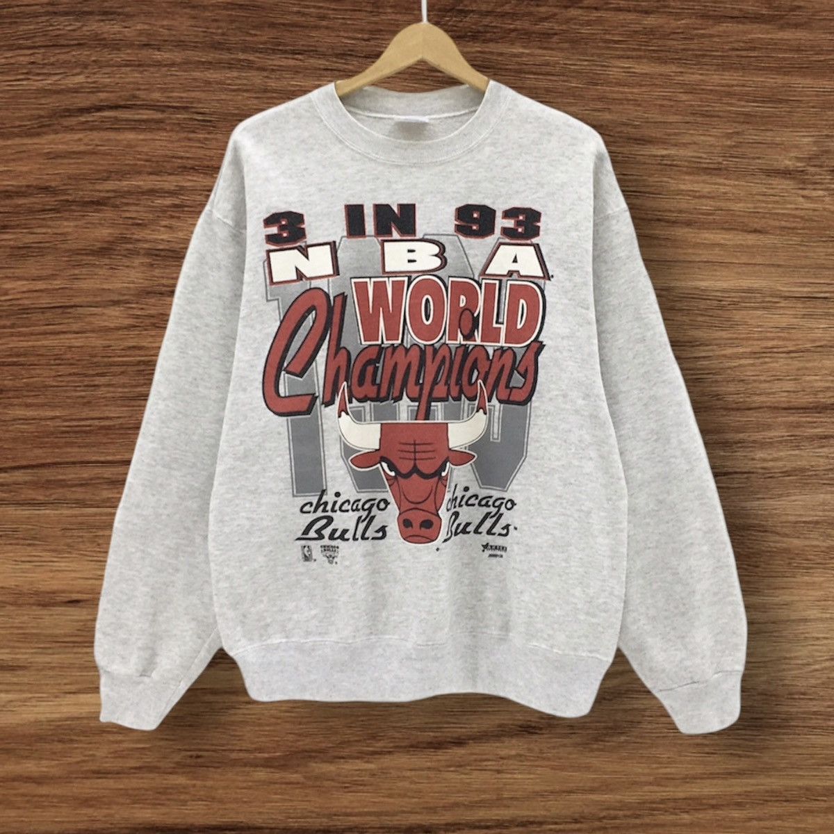 NBA × Vintage Rare! 1993 World Champions Chicago Bulls Basketball Size US M / EU 48-50 / 2 - 1 Thumbnail