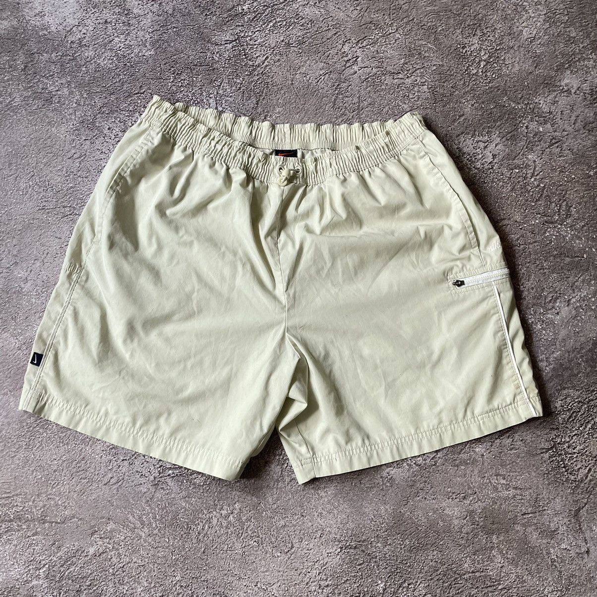 Nike Vintage Y2K Nike Short Logo Sportwear Casual Buymypiece 90s Size US 36 / EU 52 - 2 Thumbnail