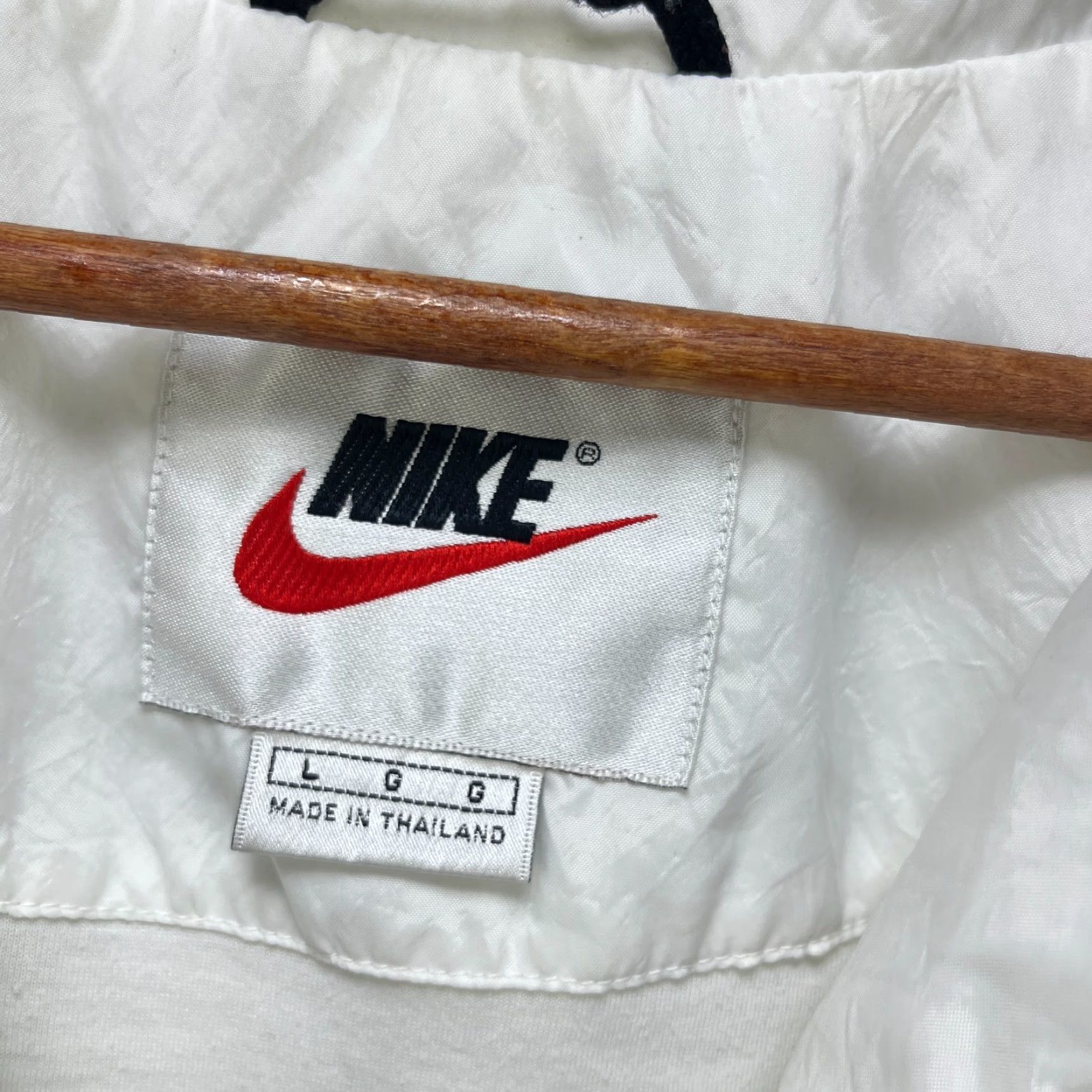 Nike VINTAGE Nike Windbreaker Jacket Swoosh Black 90s Logo 300 Warmth Adults L Regular Size US L / EU 52-54 / 3 - 6 Thumbnail