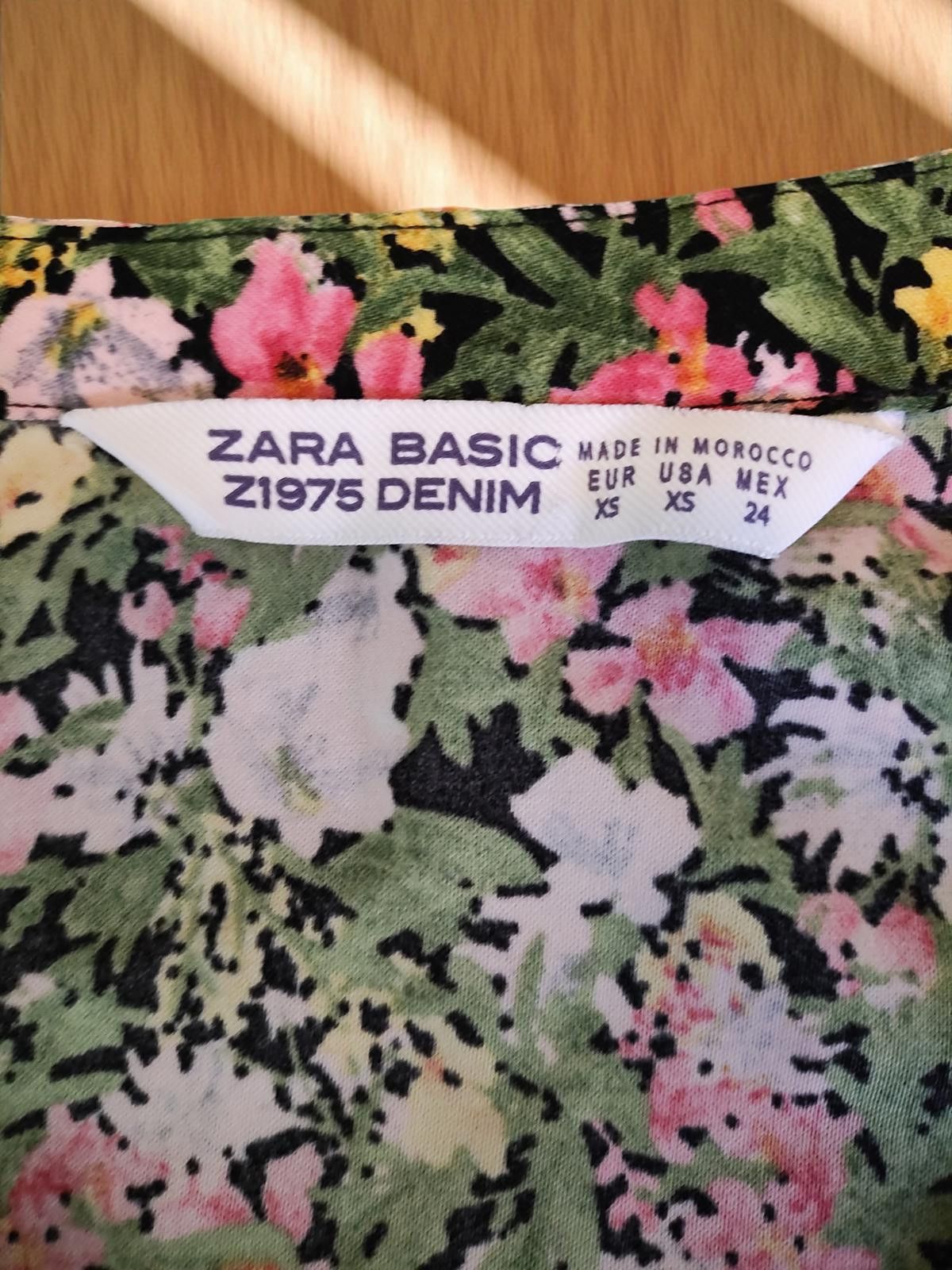 Other ZARA BASIC Floral Blouse Size XS Size XS / US 0-2 / IT 36-38 - 8 Thumbnail