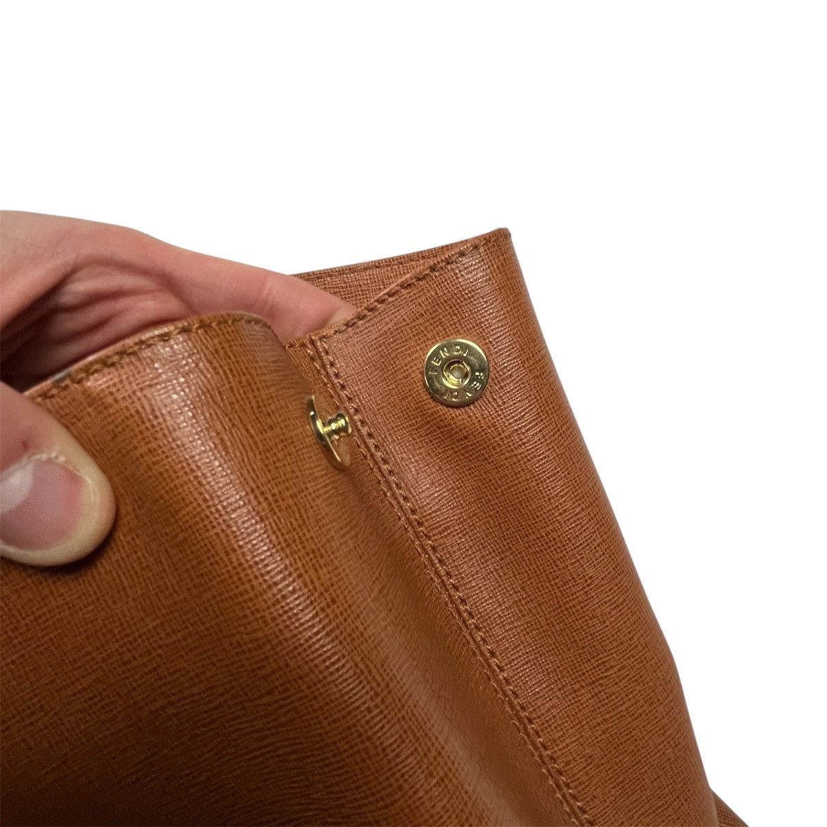 Fendi × Leather Fendi Brown Leather Chameleon Shopping Tote Bag Luxury Size ONE SIZE - 18 Thumbnail