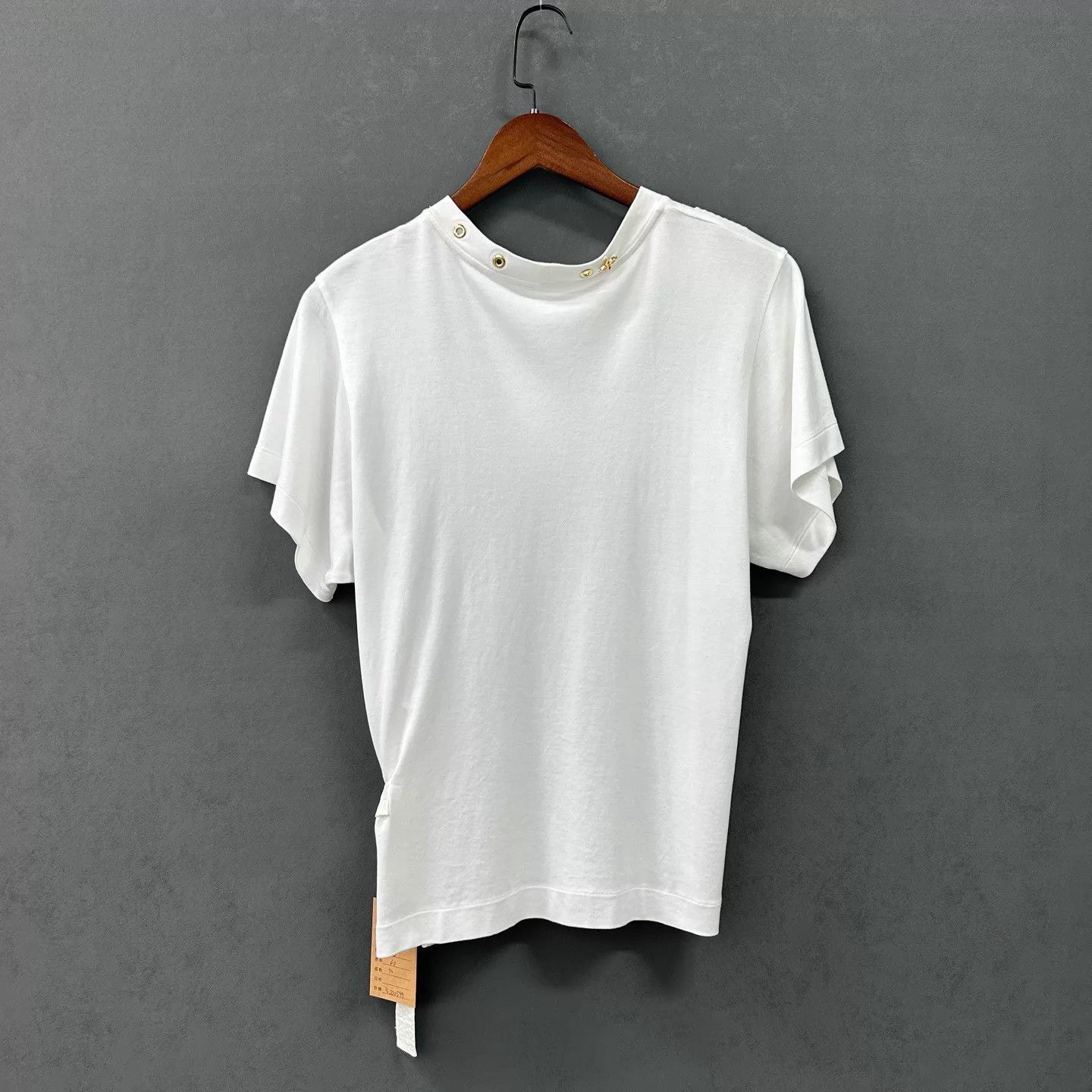 Louis Vuitton LV 4 - Leaf Clover Metal Logo Tee M 98 - new YS000599 Size M / US 6-8 / IT 42-44 - 2 Thumbnail
