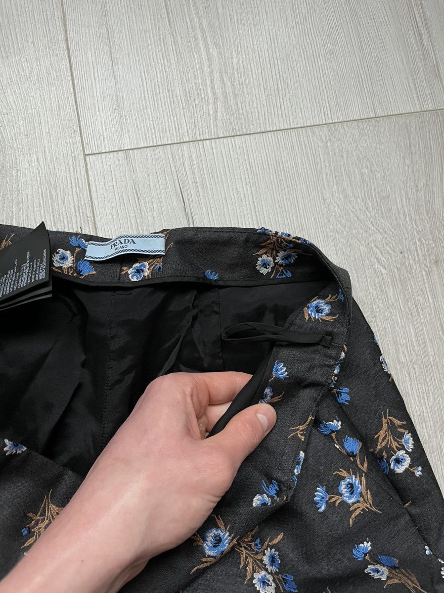 Prada Prada Wool Silk Embroidered Monogram Flowers Chino Pants 42 Size 28" / US 6 / IT 42 - 8 Thumbnail