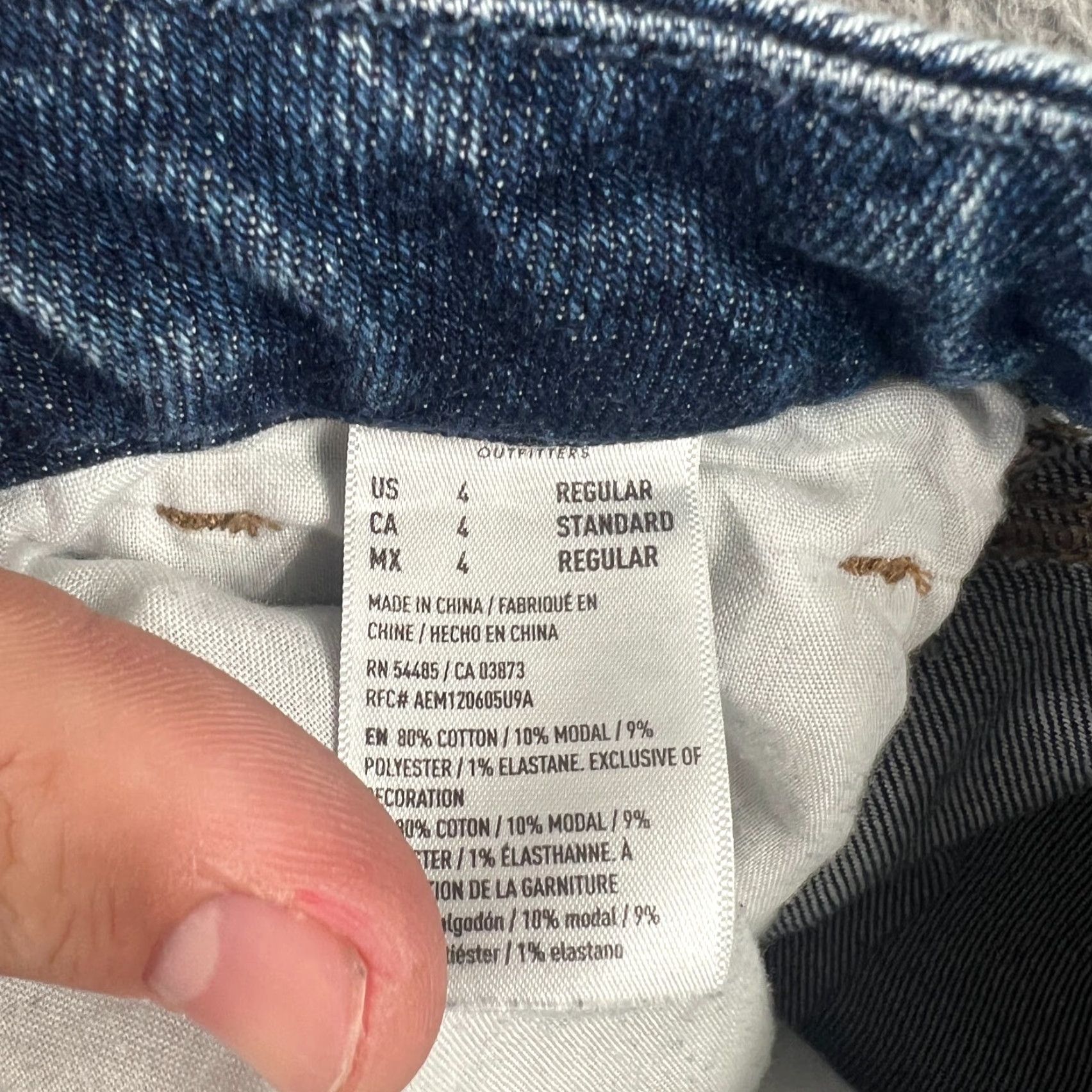 American Eagle Outfitters American Eagle Outfitters Mom Jeans Womens Size 4 High Rise Destroyed Distressed Blue 90s Grunge Size 27" / US 4 / IT 40 - 7 Thumbnail