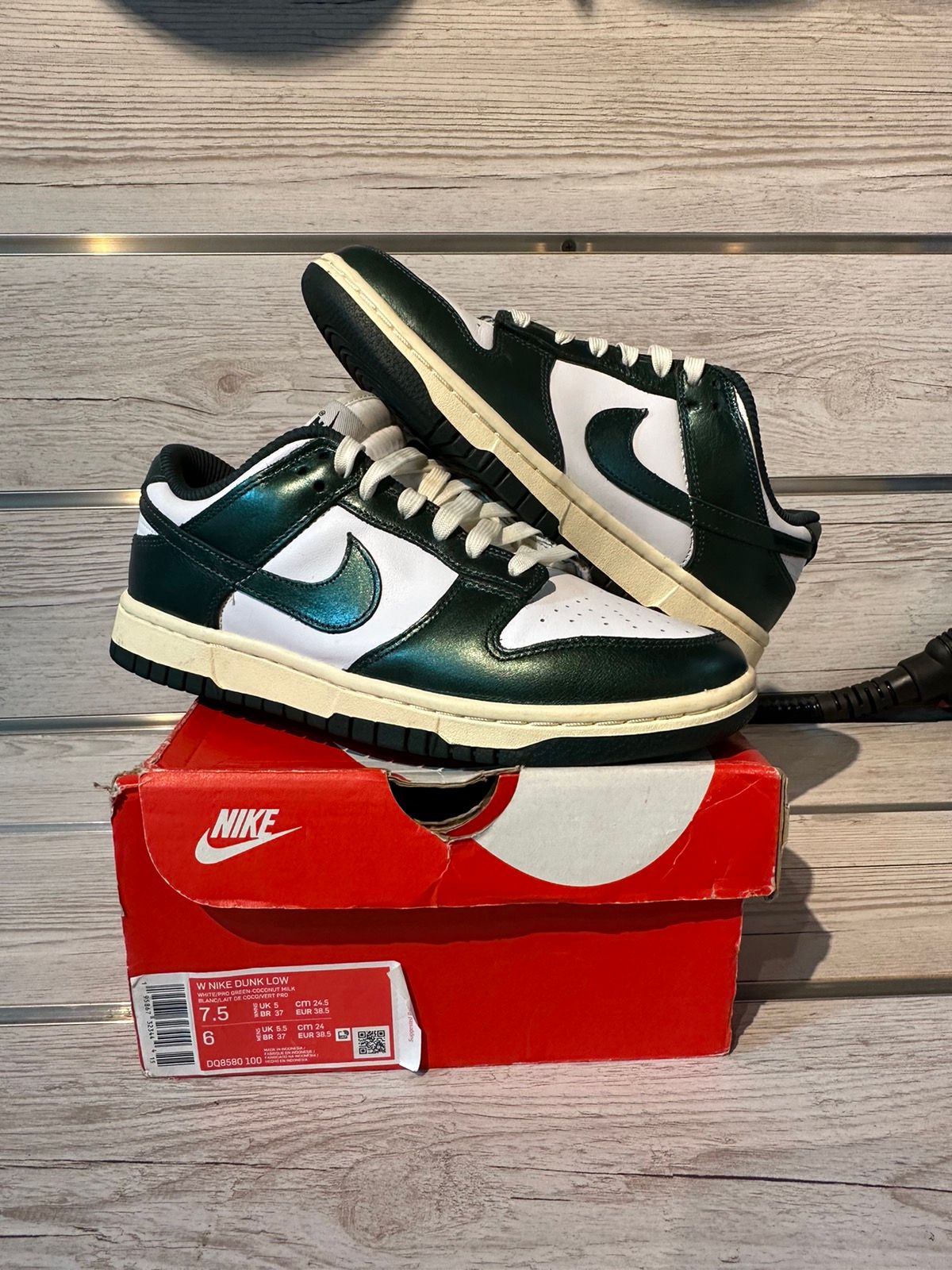 Nike Nike Dunk low Vintage Green Size US 7.5 / IT 37.5 - 1 Preview