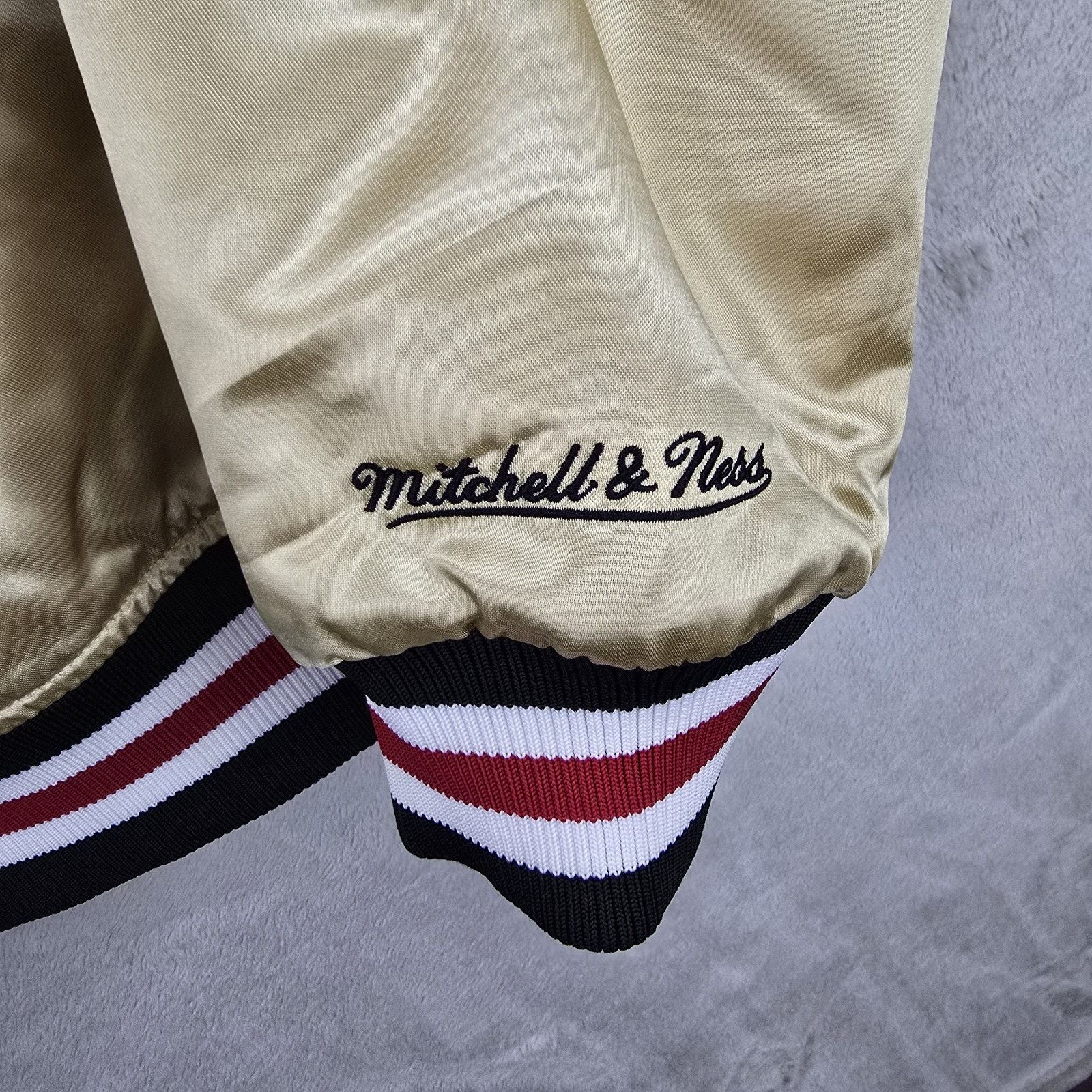 Mitchell & Ness Mitchell & Ness NBA Chicago Bulls 1998 Finals Jacket XL Size US XL / EU 56 / 4 - 7 Thumbnail