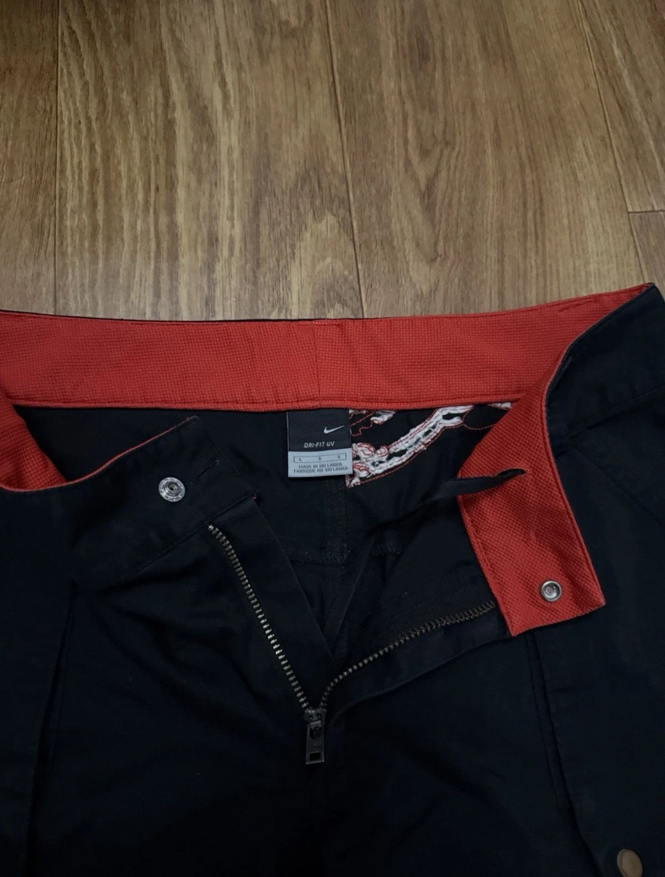 Nike Rare Nike Vintage Women`s Cargo Pants Embroidered Dragon Size 32" / US 10 / IT 46 - 11 Thumbnail