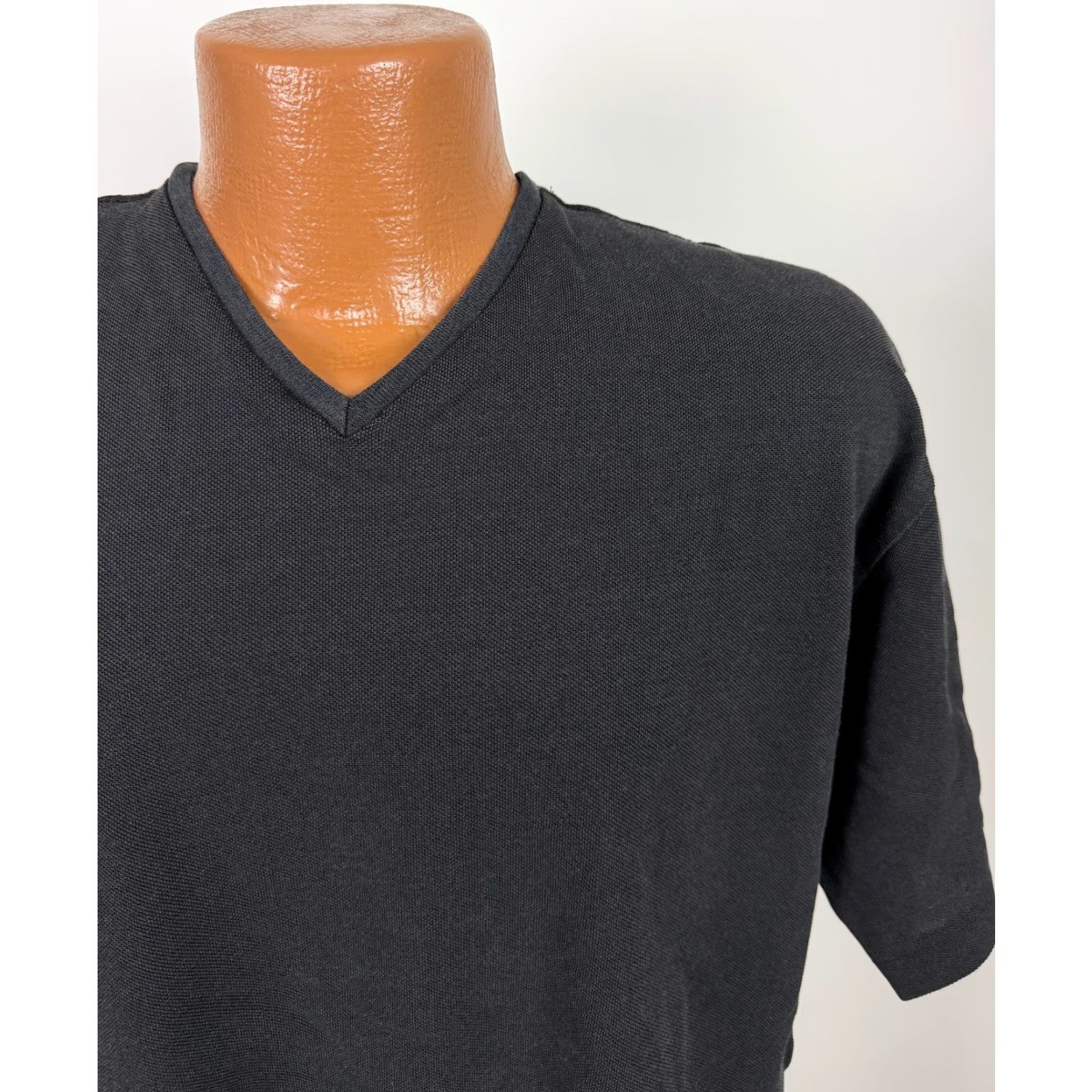 Nautica VINTAGE Nautica Black V-Neck T-Shirt Men L 90s 90s, Gothic, Grunge, Hipster, Outdoor Solid Cotton Rayon Knit Short Sleeve Shirt Mens Black Size US L / EU 52-54 / 3 - 2 Thumbnail