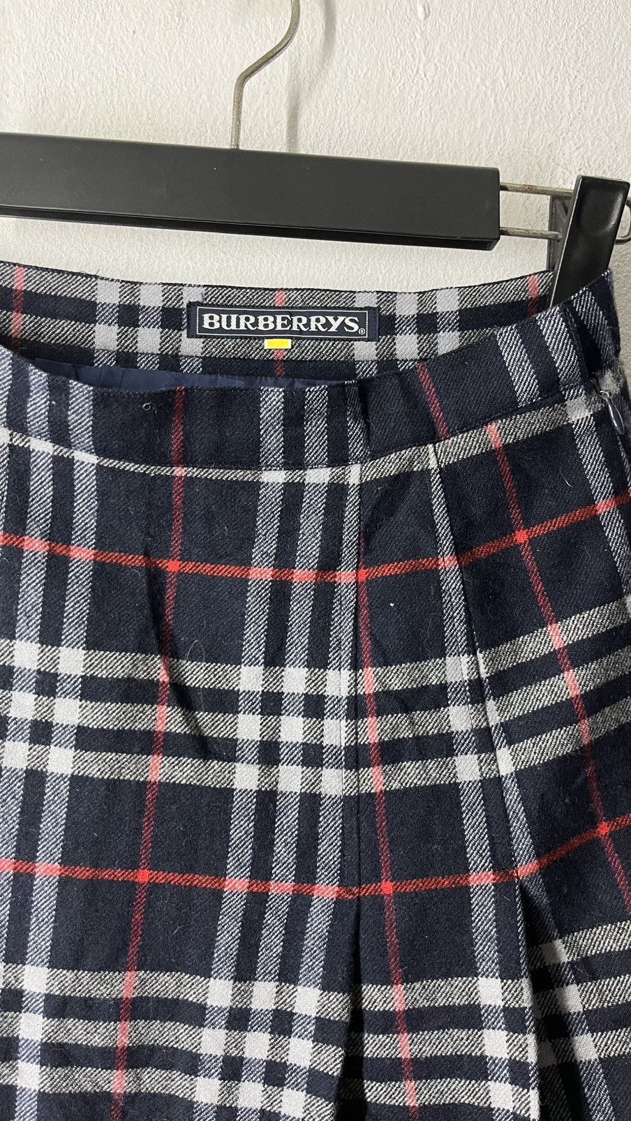 Burberry BURBERRY NOVACHEK VINTAGE SKIRT Size 24" / US 00 / IT 34 - 6 Thumbnail