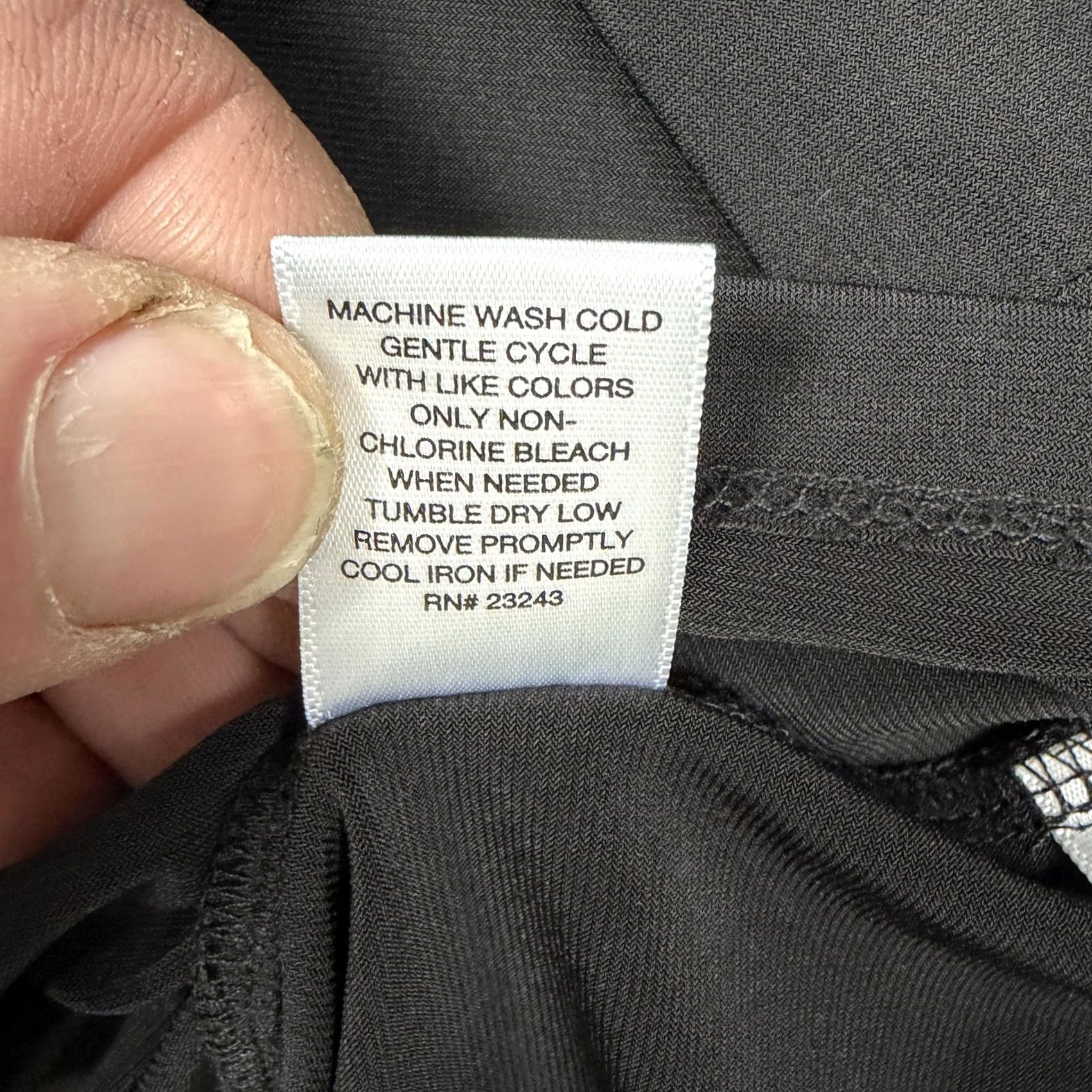 Vintage New York & Company Tank Black L Sleeveless Crew Neck Keyhole Strap Minimalist Office Shirt Womens Size L / US 10 / IT 46 - 7 Thumbnail