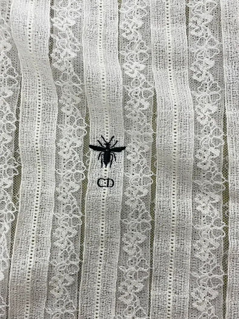 Dior Dior Size37 White lace CD little bee embroidered shirt Size XS / US 0-2 / IT 36-38 - 2 Thumbnail