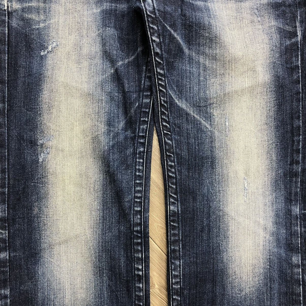 If Six Was Nine × Le Grande Bleu (L.G.B.) × Tornado Mart Y2K Red Pepper Distressed Embroidered Faded Denim Pants Size US 33 - 15 Thumbnail