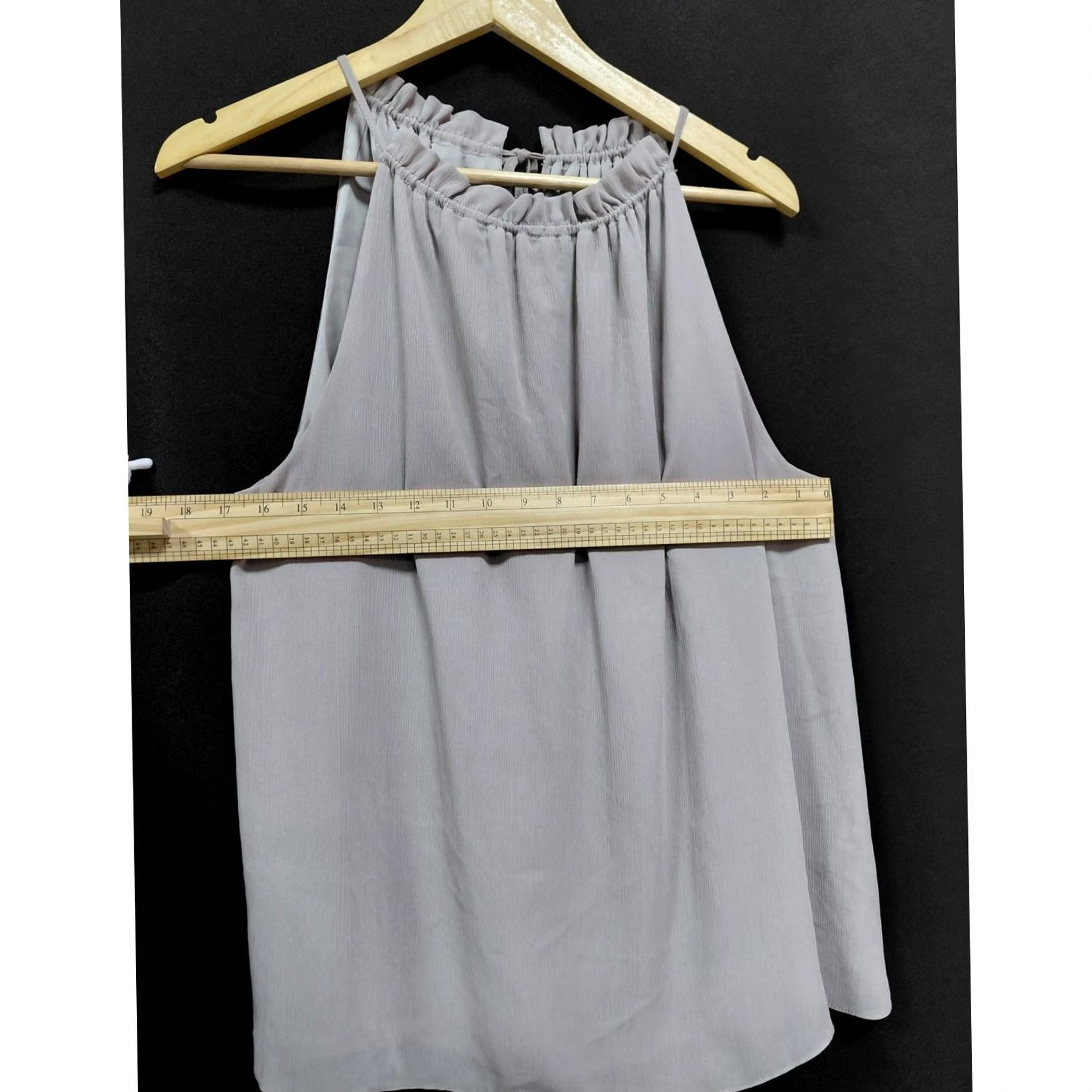 H&M H&M Gray Sleeveless Top Solid Polyester Women L Blouse Casual Spring Summer Regular Size L / US 10 / IT 46 - 7 Thumbnail