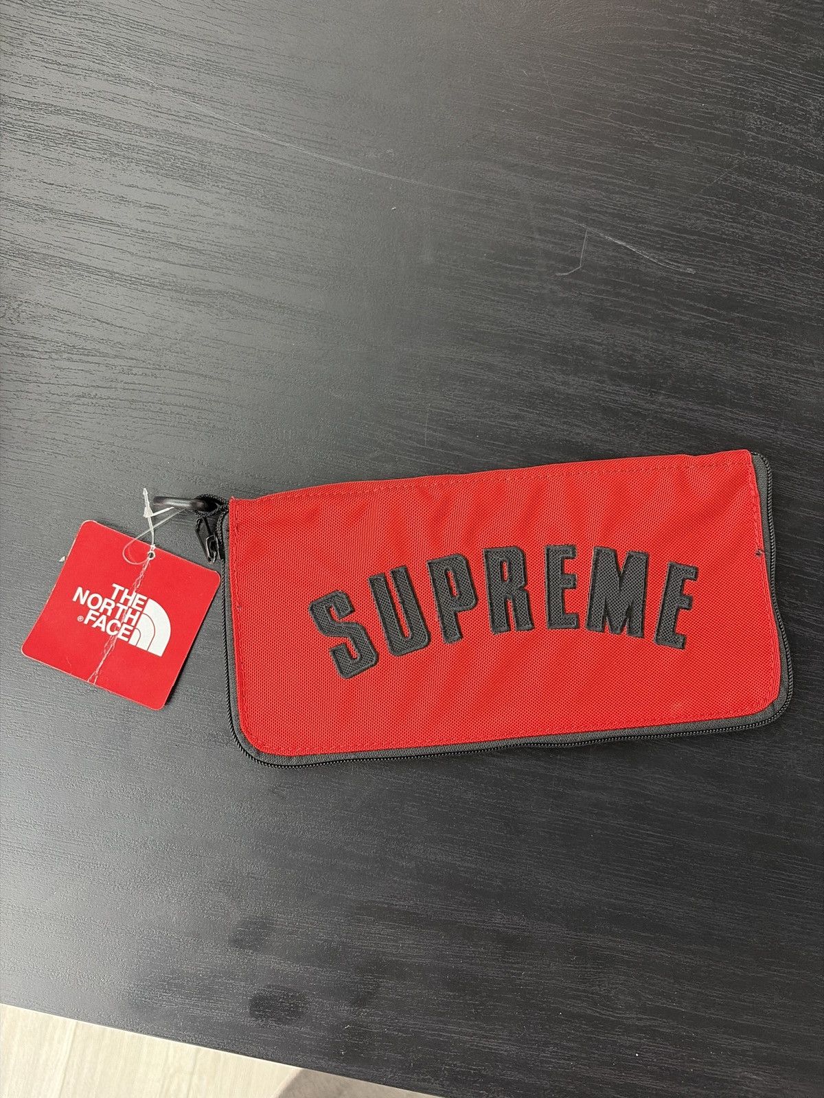 Supreme Supreme The North Face Arc Logo Organizer Red SS19 Size ONE SIZE - 1 Thumbnail