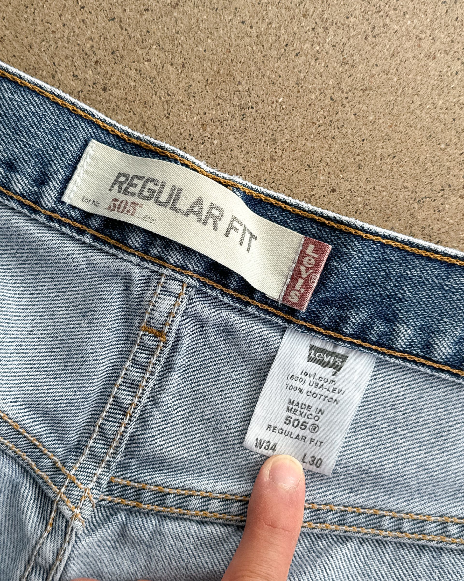 Levi's Vintage 2000s Levi's 505 Jeans Straight Leg 33 Distressed Size US 33 - 3 Thumbnail