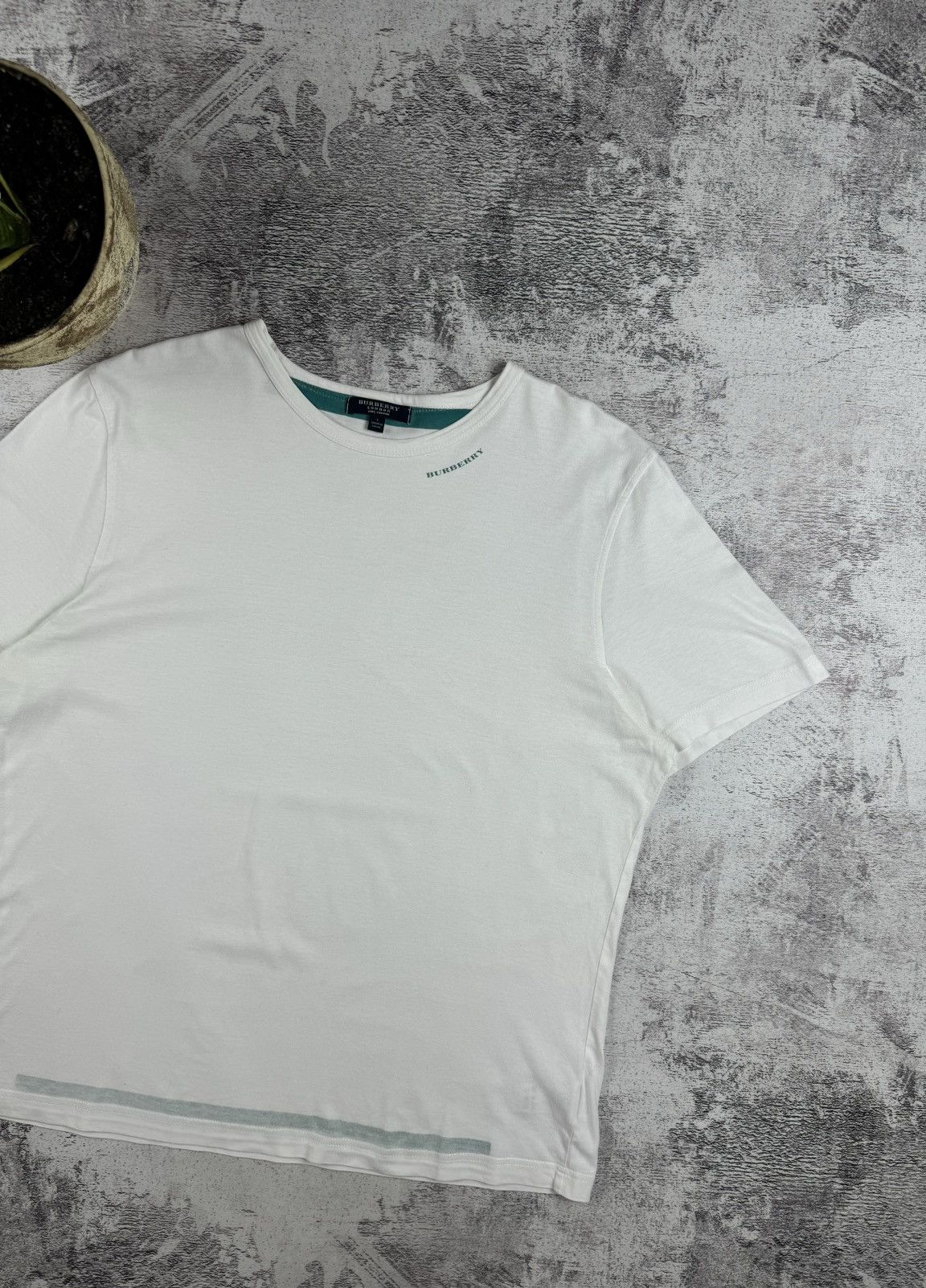 Burberry Burberry London 100% Cotton Basic Mini Neck Logo T Shirt Size US L / EU 52-54 / 3 - 3 Thumbnail