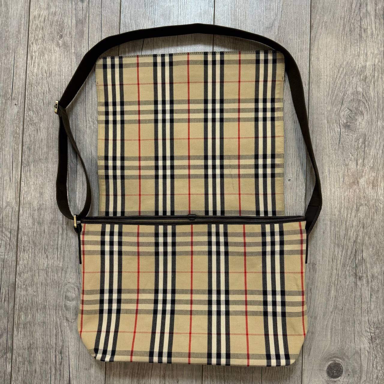 Burberry × Vintage Vintage Burberry Nova Check Cross Body Bag Size ONE SIZE - 3 Thumbnail
