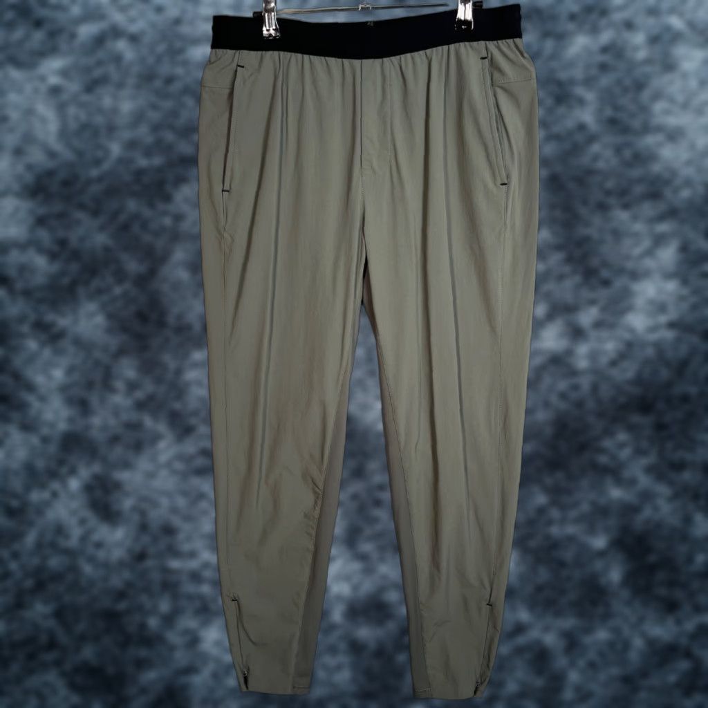 Everlane VINTAGE Everlane Womens Sweatpants Tapered Track Pants Medium Olive Green Nylon Elastane Casual Comfortable Size 32" / US 10 / IT 46 - 1 Thumbnail