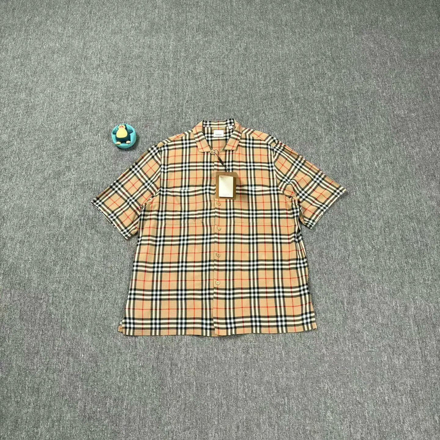 Burberry burberry striped short sleeve shirt in xl. Size US XL / EU 56 / 4 - 1 Thumbnail
