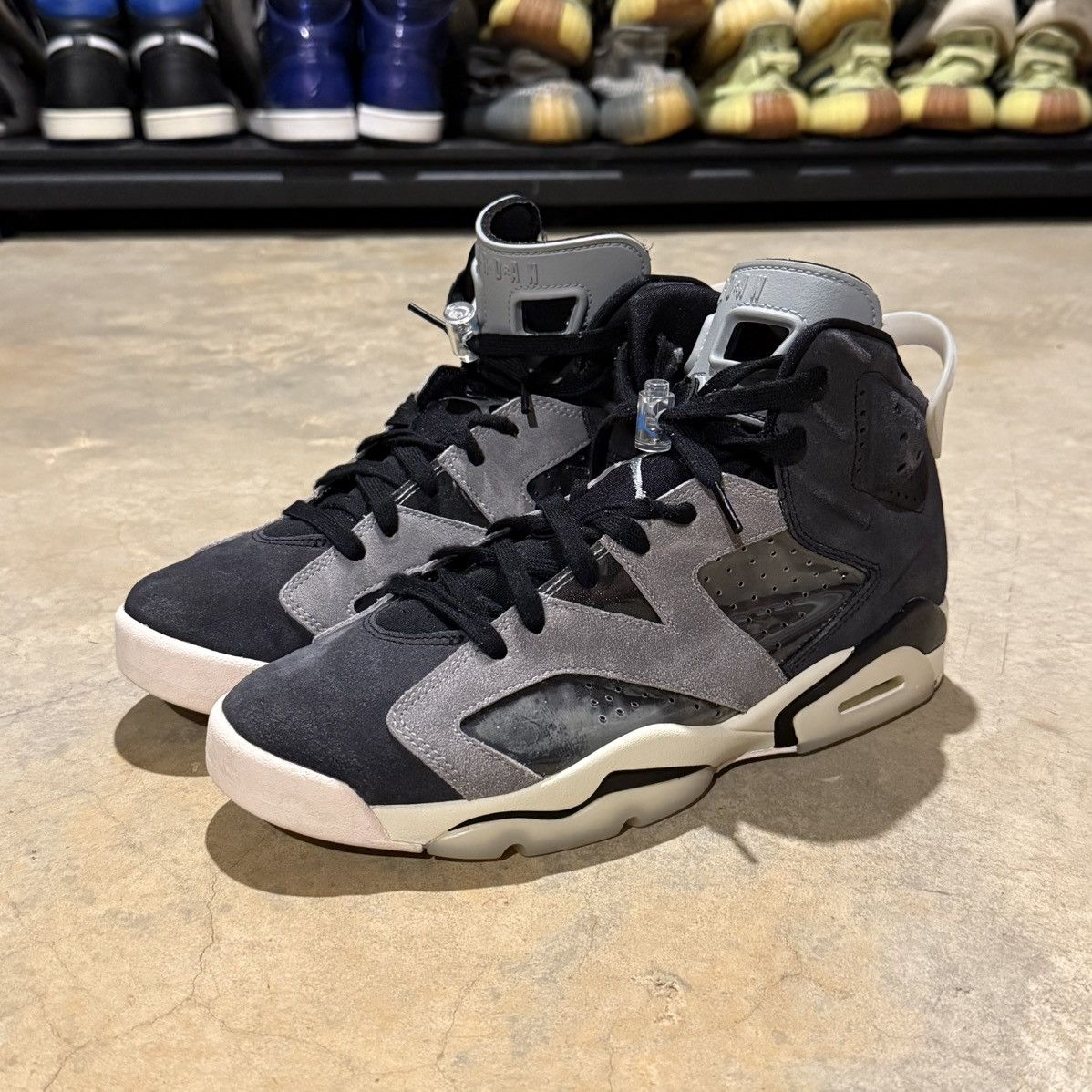 Jordan Brand Air Jordan 6 Retro Tech Chrome 2020 US 9.5 Size US 9.5 / EU 42-43 - 2 Thumbnail