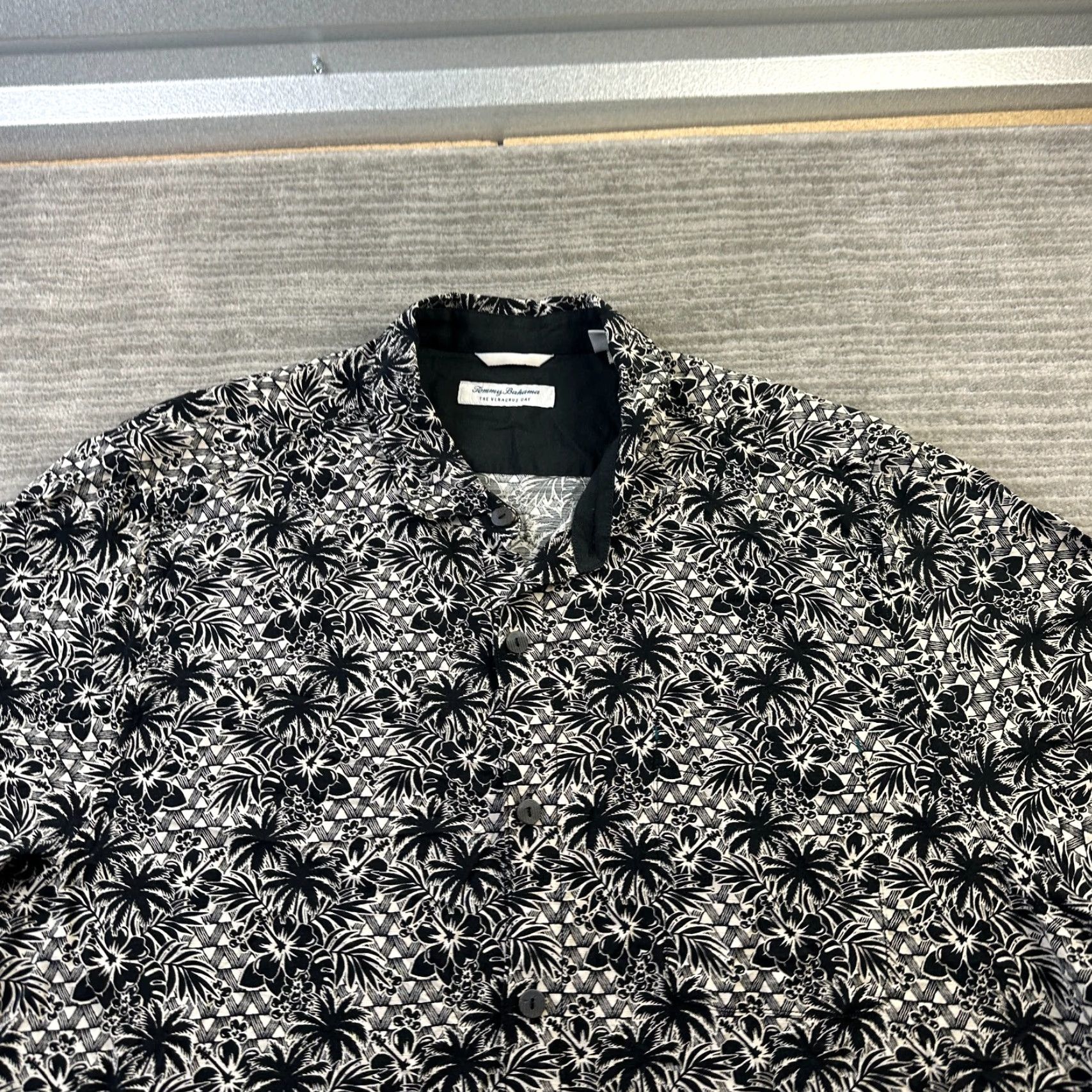 Tommy Bahama Tommy Bahama Shirt Mens 2XL Short Sleeve Black Camp Veracruz Cay Size US XXL / EU 58 / 5 - 3 Thumbnail