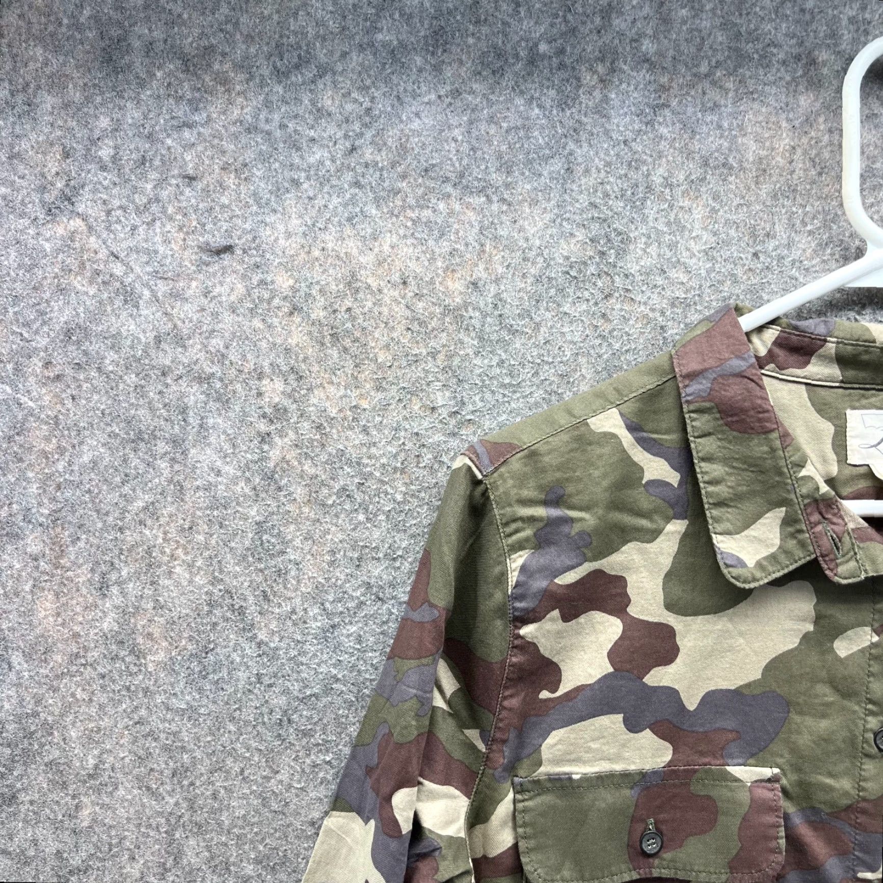 Levi's VINTAGE Levi's Shirt Women Large Green Brown Camouflage Button Down Military Pocket Camo Size L / US 10 / IT 46 - 7 Thumbnail