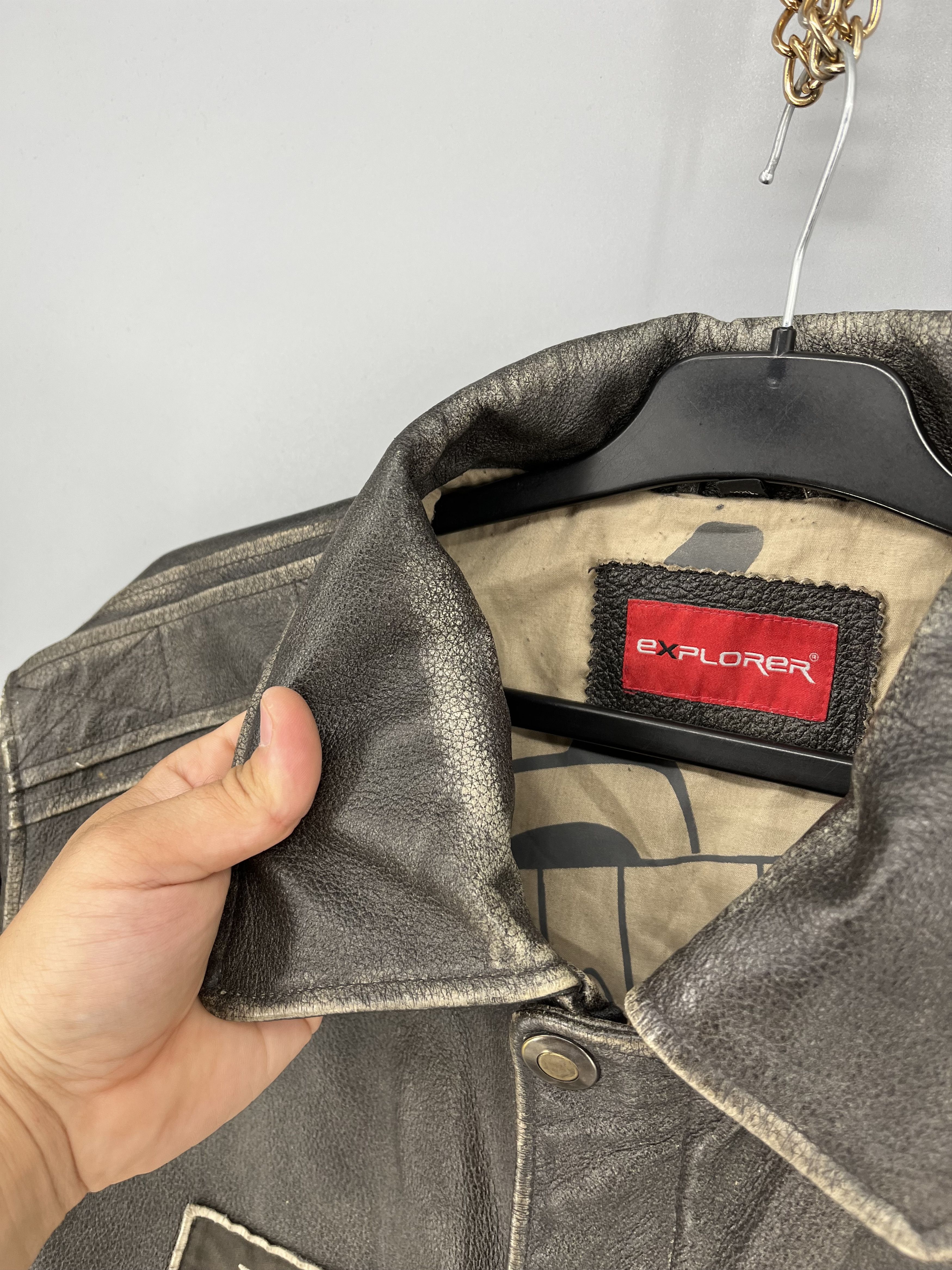 Vintage Explorer Vtg Leather Bomber Jacket – Distressed Patina 90s Size US XXL / EU 58 / 5 - 13 Thumbnail