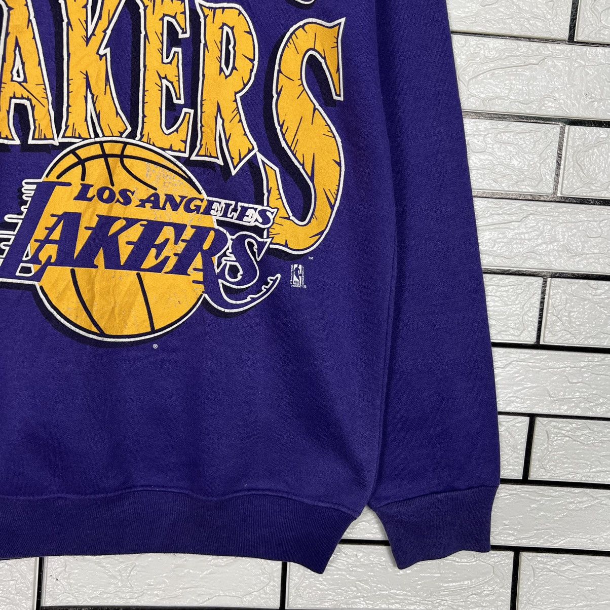 NBA Vintage 90’s NBA Los Angeles Lakers Sweatshirt #4227-C193 Size US M / EU 48-50 / 2 - 9 Thumbnail