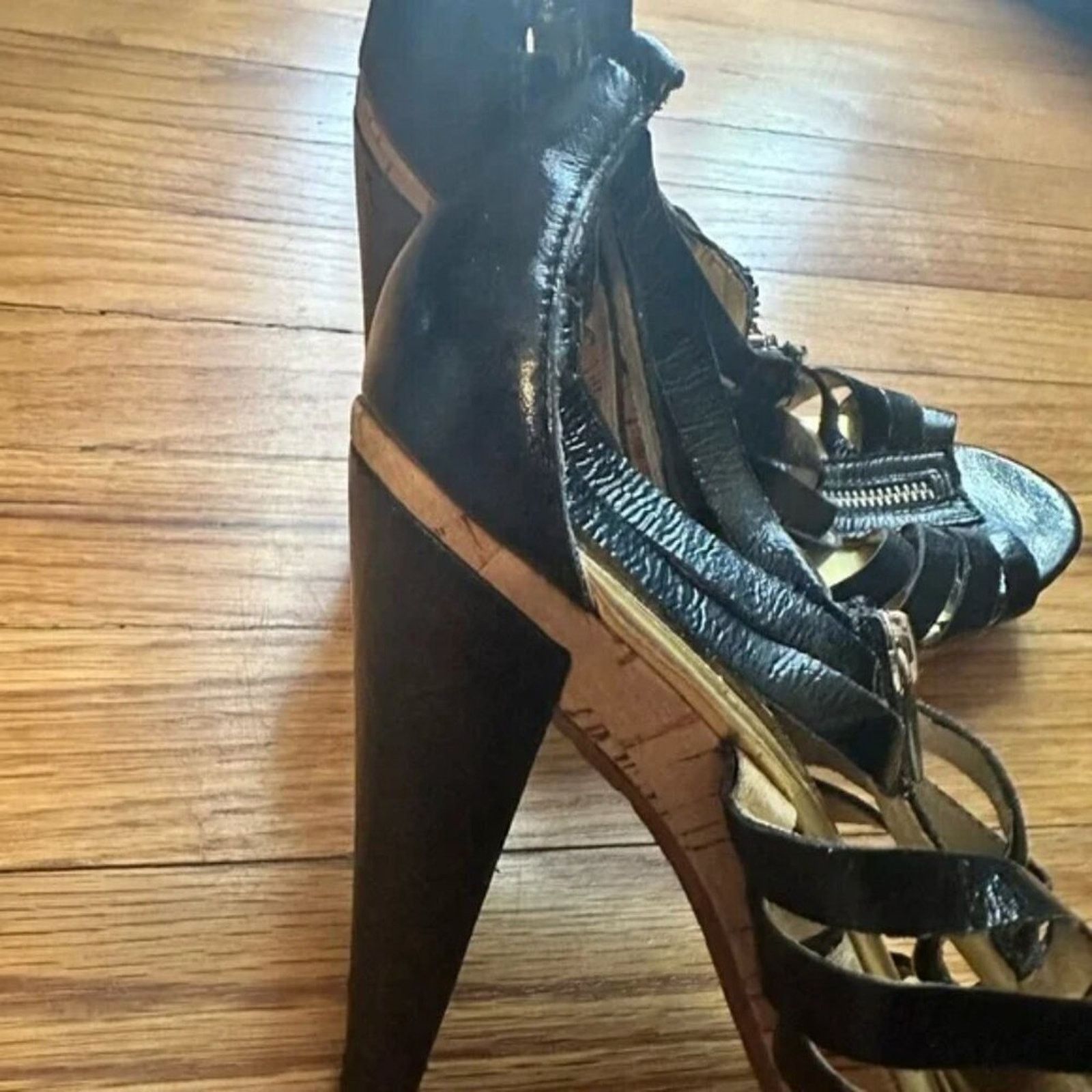 Michael Kors Michael Michael Kors Black Front Zip Heels Sz 8M Size US 8 / IT 38 - 2 Thumbnail