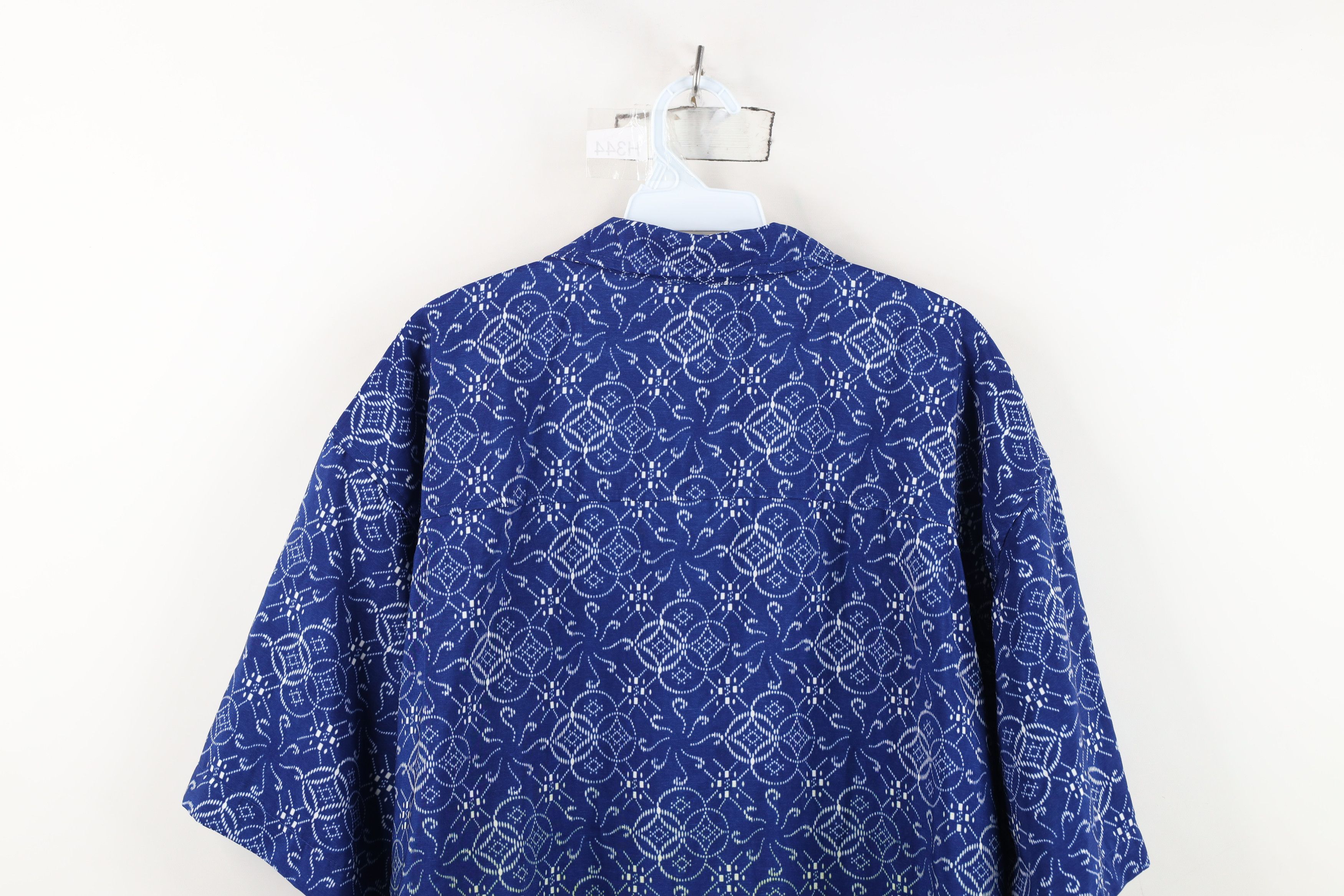 Vintage Vintage Y2K Streetwear Geometric Camp Collar Button Shirt Size US L / EU 52-54 / 3 - 10 Thumbnail