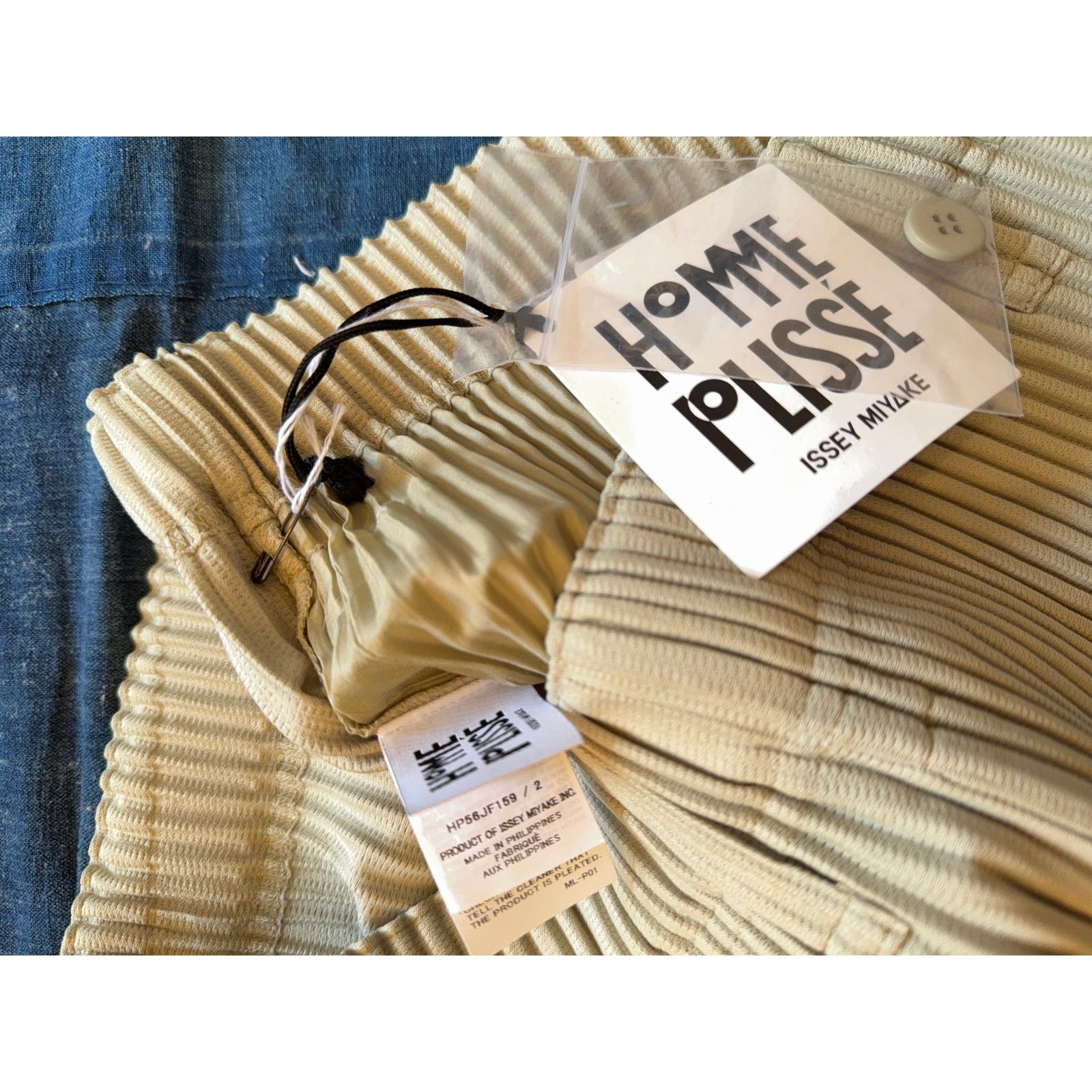 Homme Plisse Issey Miyake $390 Issey Miyake Sage Green Tailored Pleats 2 Shorts Size US 32 / EU 48 - 7 Thumbnail