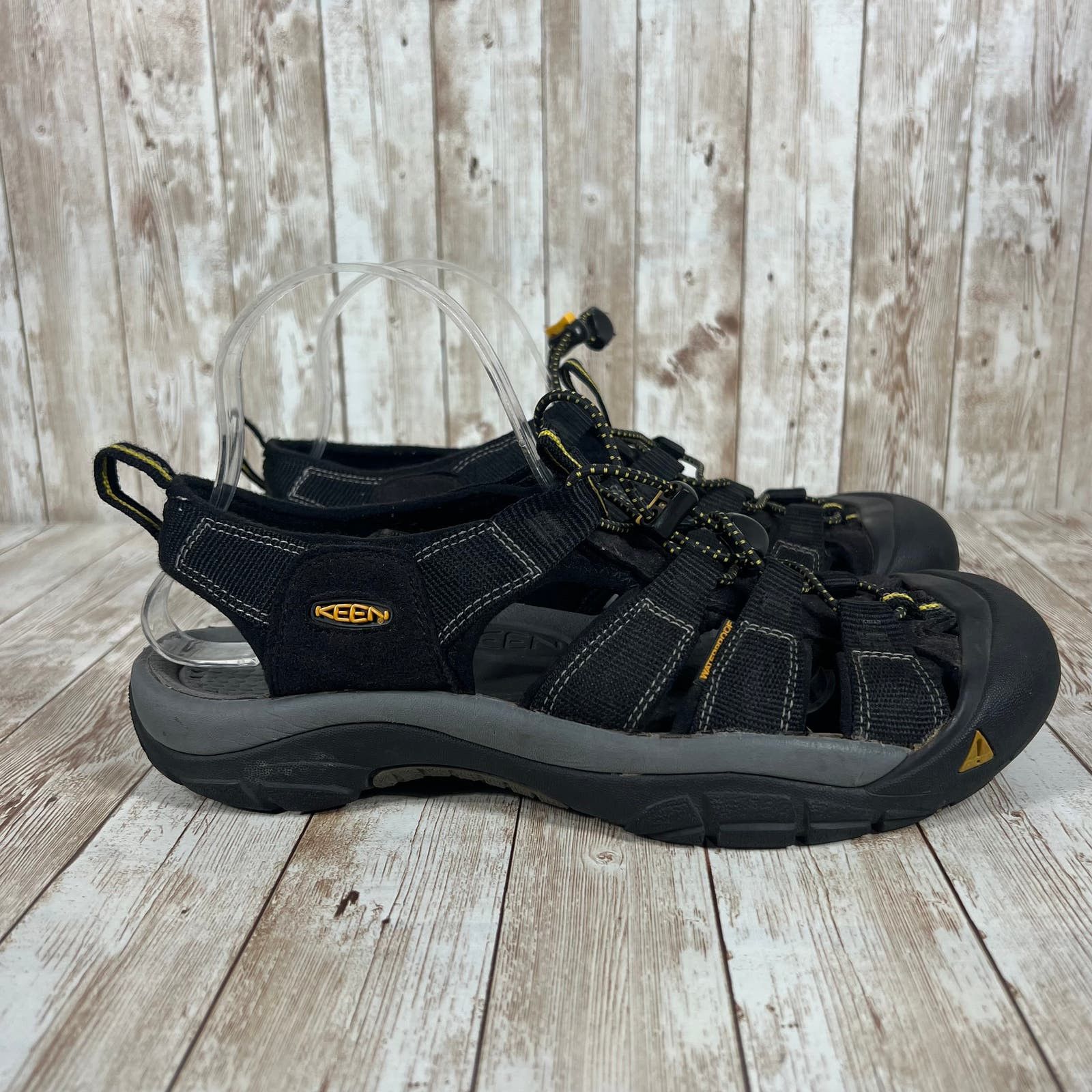 Keen Newport h2 black waterproof hiking sandal mens 9.5