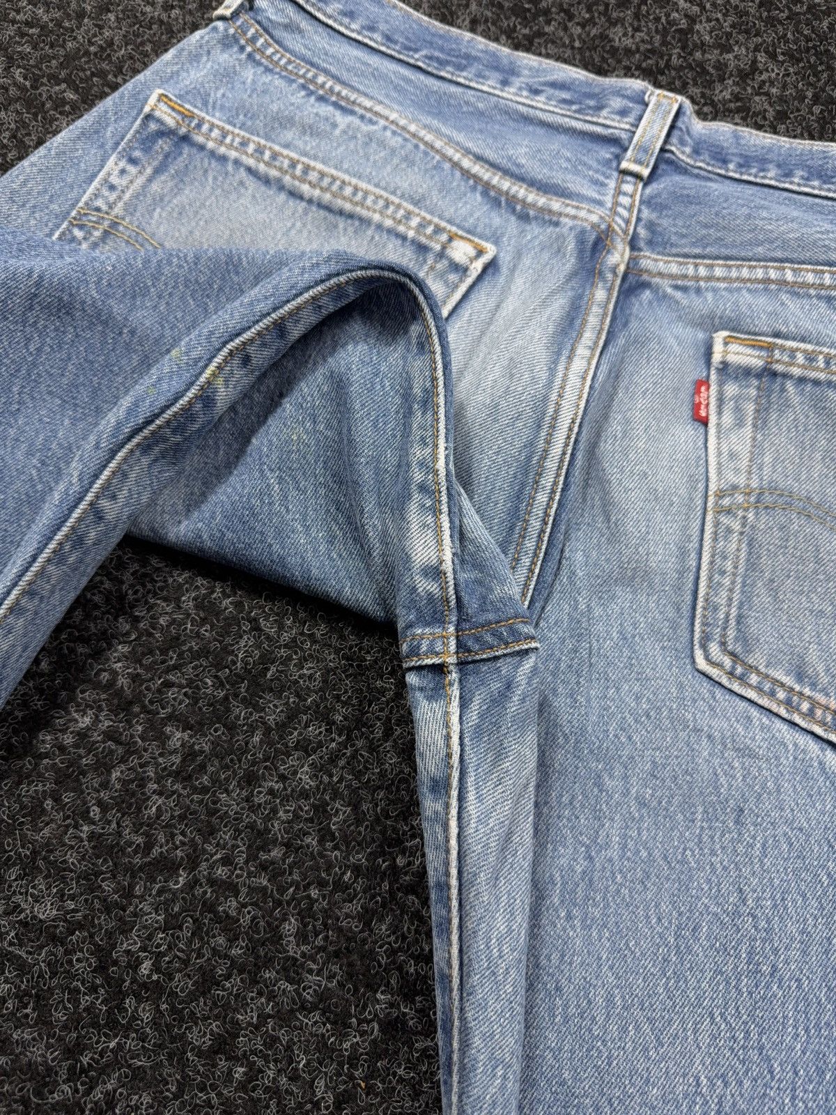 Levi's Vintage Clothing Vintage 90s Levi’s 501XX Distressed Western USA Faded Jeans Size US 32 / EU 48 - 21 Thumbnail