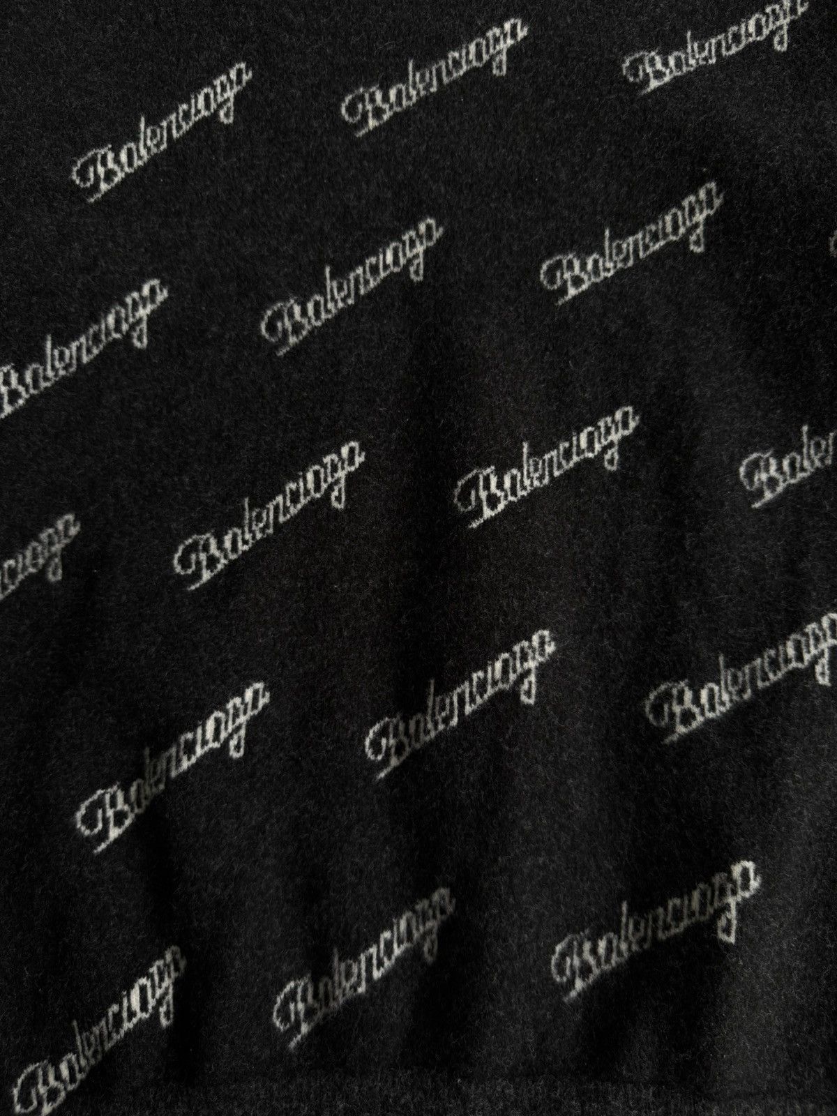 Balenciaga Balenciaga - Cursive Script All Over Print Crewneck Size US L / EU 52-54 / 3 - 6 Thumbnail