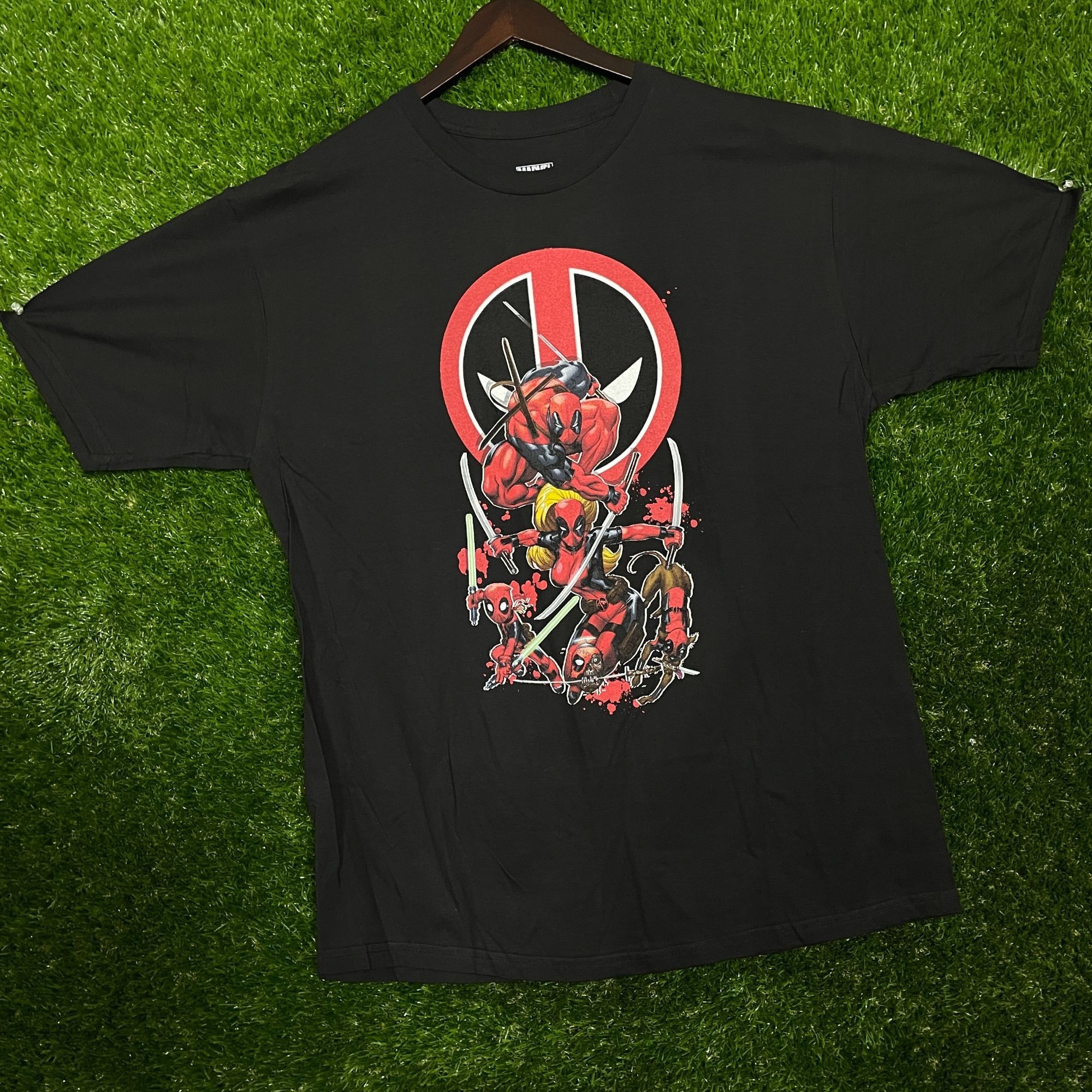 Marvel Comics Marvel Deadpool, Comic Graphic T-shirt size XL Size US XL / EU 56 / 4 - 3 Thumbnail