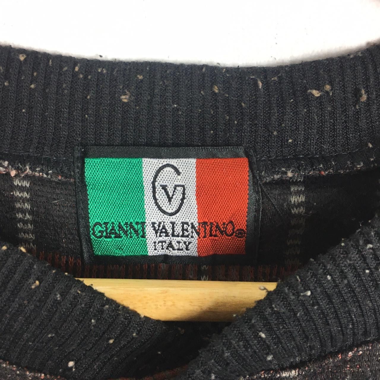 Other Vintage GIANNI VALENTINO Small Logo Embroidered Sweatshirt Size L / US 10 / IT 46 - 4 Thumbnail