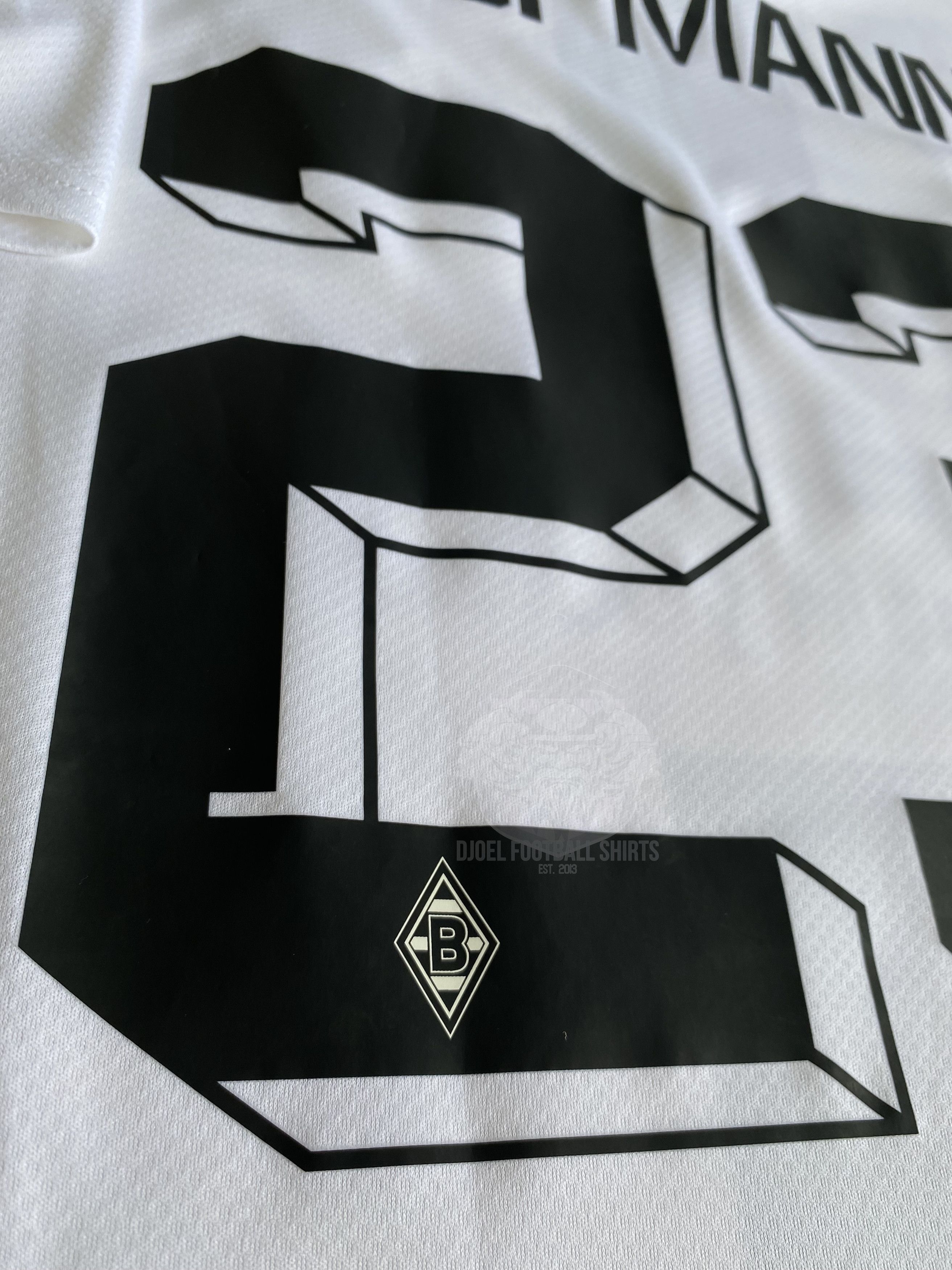 Puma Borussia Mönchengladbach 2022 Home HOFMANN #23 Bundesliga Size US L / EU 52-54 / 3 - 9 Thumbnail