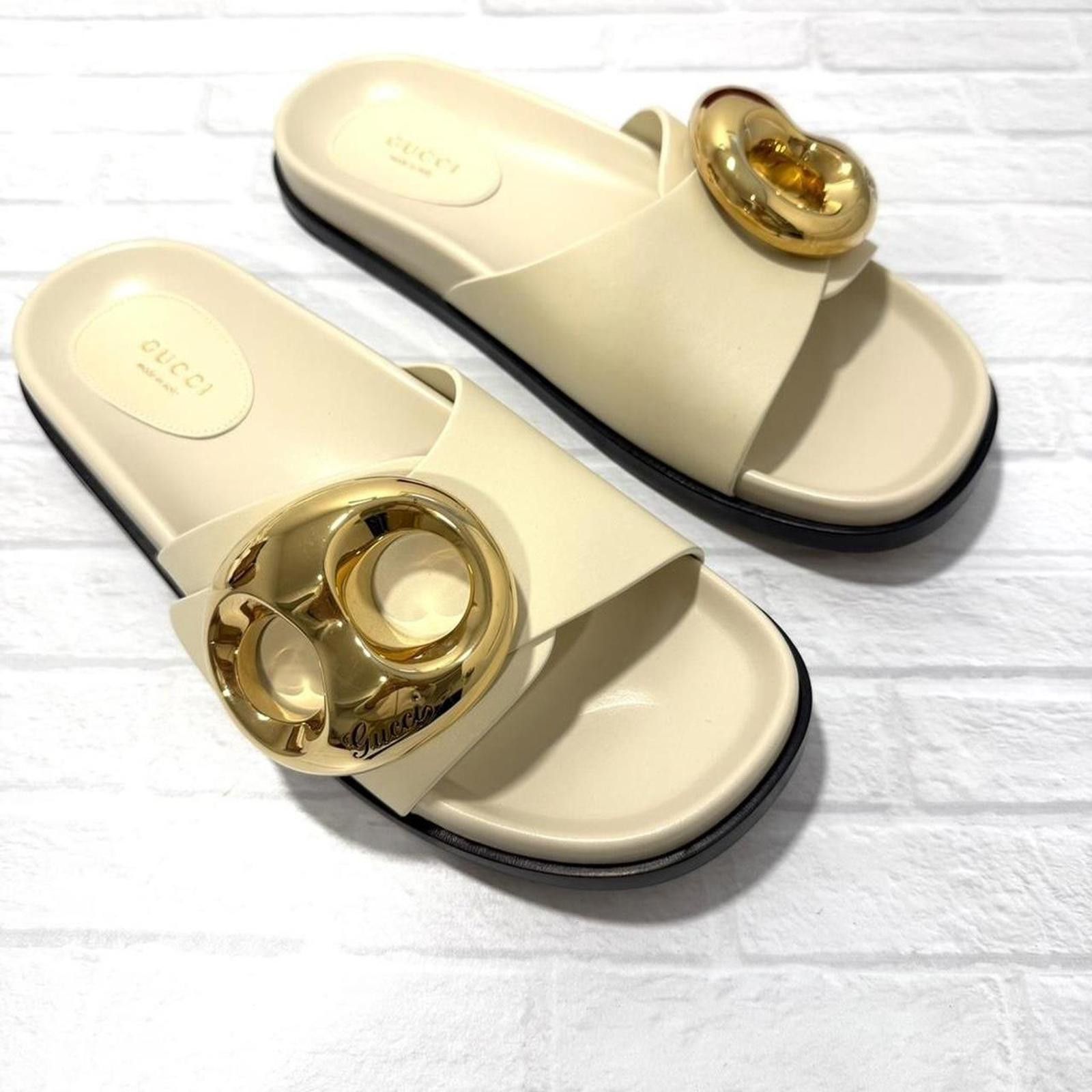 Gucci Gold Marina Chain Leather Slides
