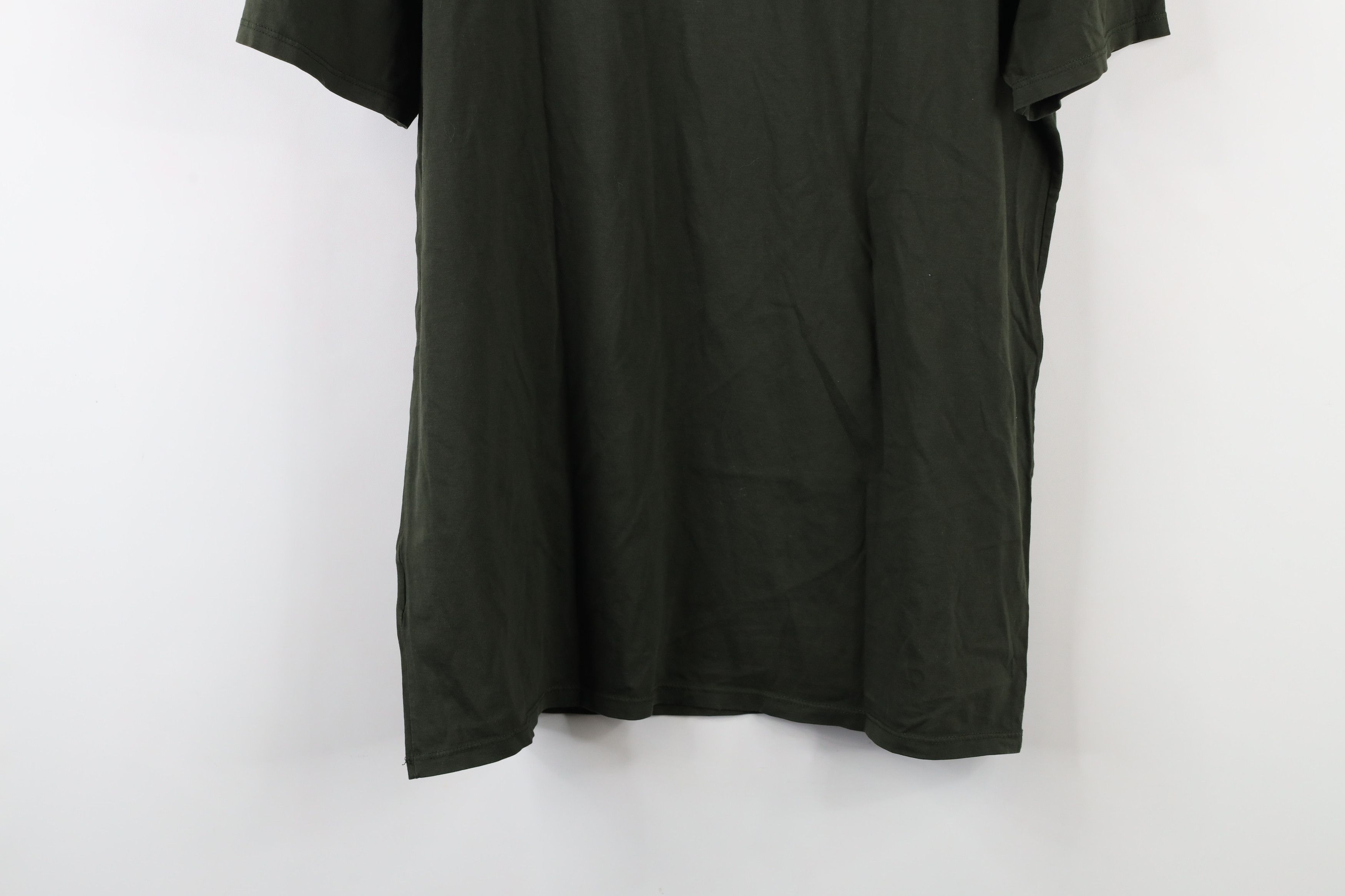 Lacoste × Vintage Lacoste Distressed Croc Logo V-Neck T-Shirt Olive Green Size US L / EU 52-54 / 3 - 11 Thumbnail