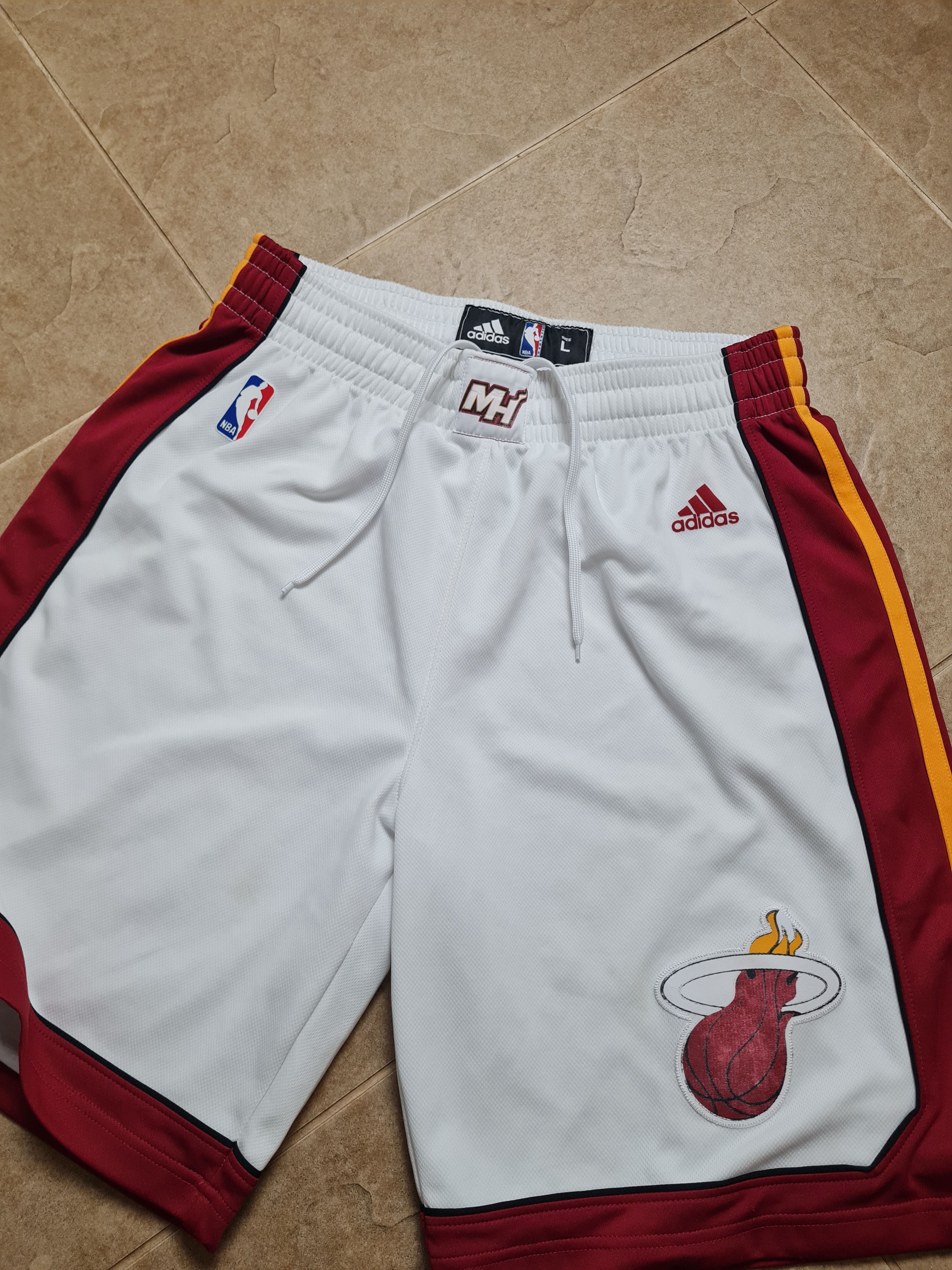 Adidas Vintage Rare Shorts Adidas Miami Heat Game NBA White Size L Size US 32 / EU 48 - 9 Thumbnail