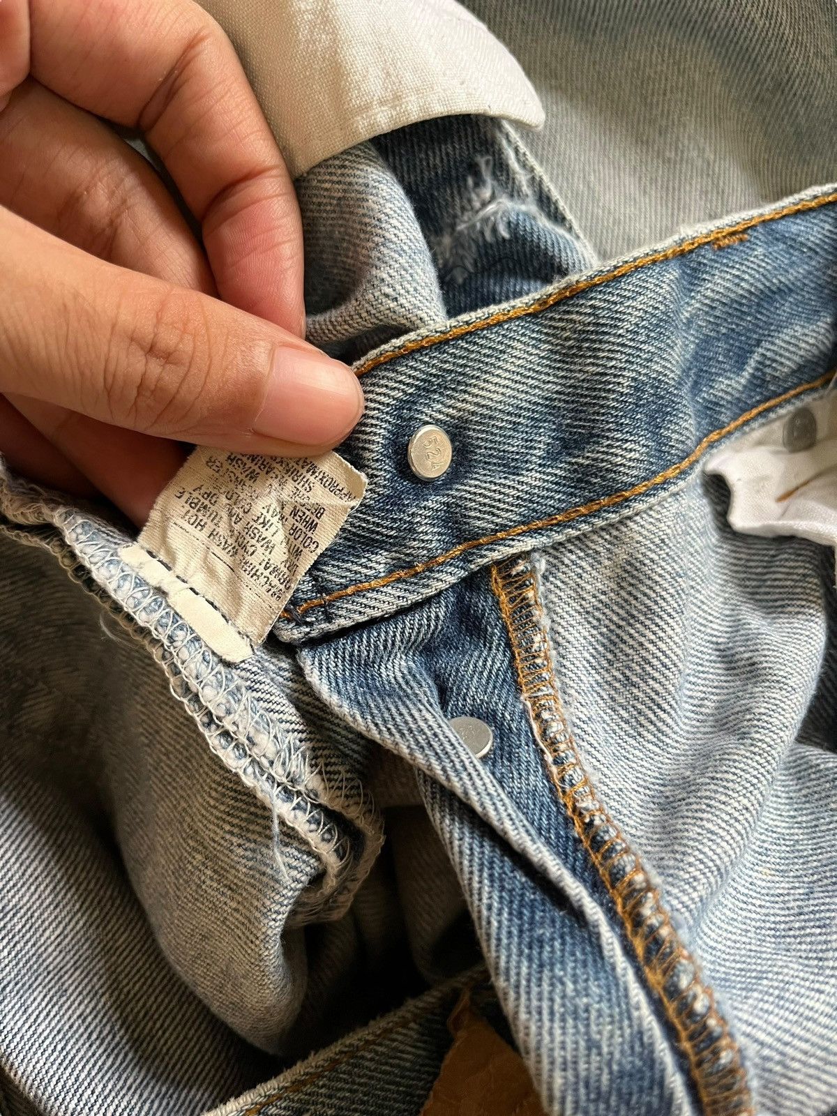 Levi's × Levi's Vintage Clothing Vintage 80s Levis 501 Blue Wash Distressed Loose Jeans Size US 31 - 9 Thumbnail