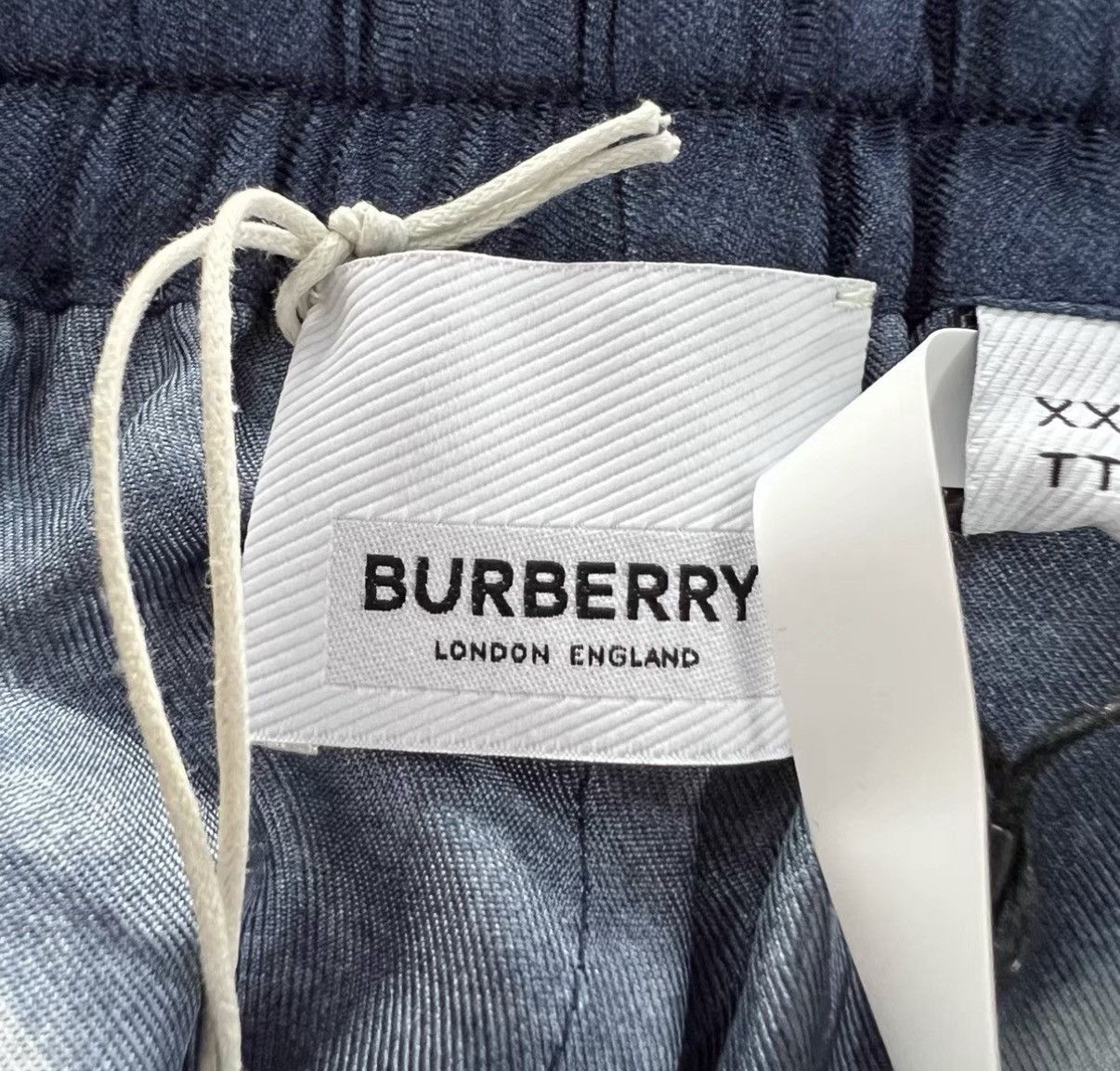Burberry Burberry Shark Print Shorts J41 Size US 28 / EU 44 - 3 Thumbnail